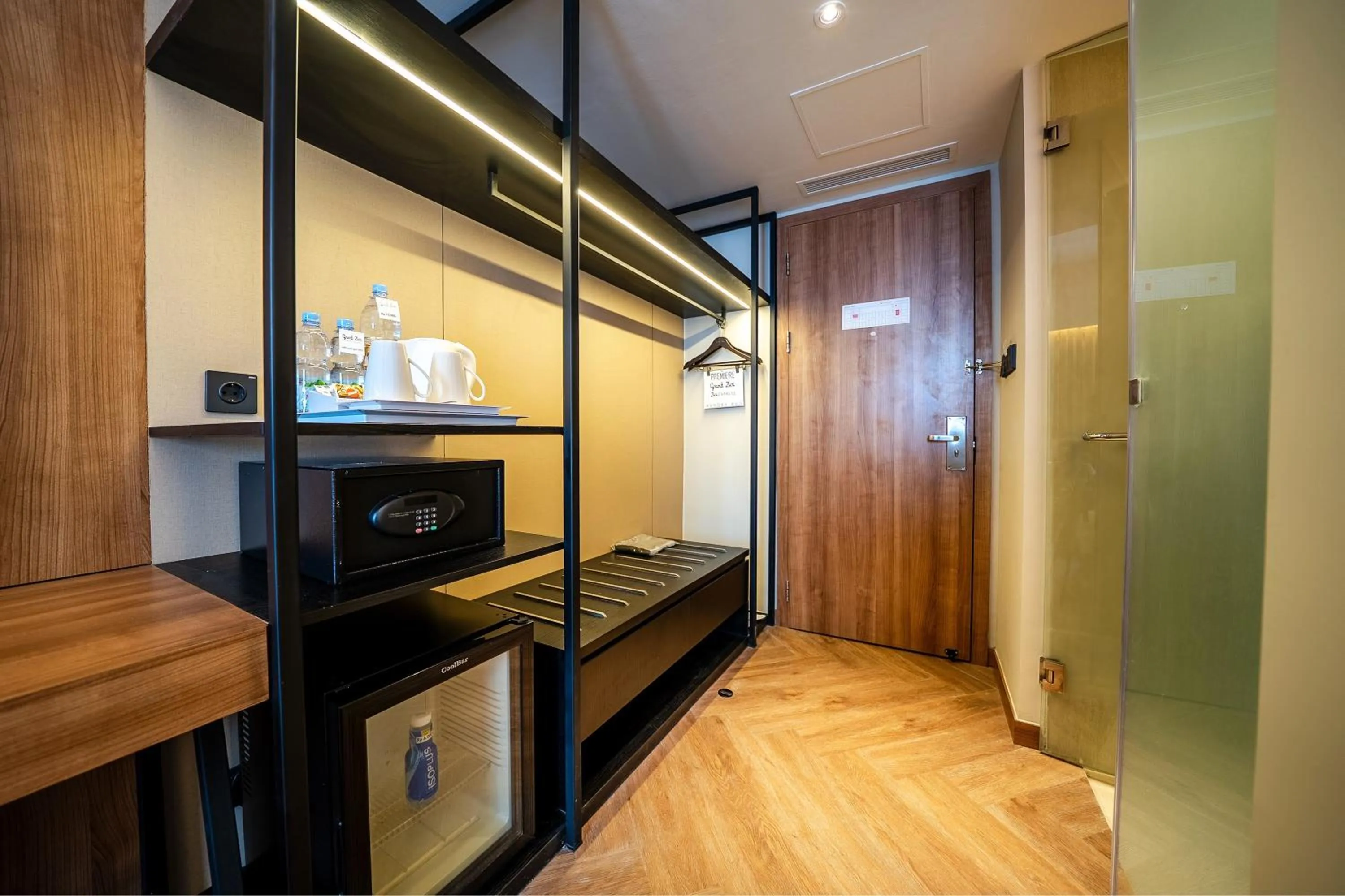 wardrobe in Grand Zuri Malioboro