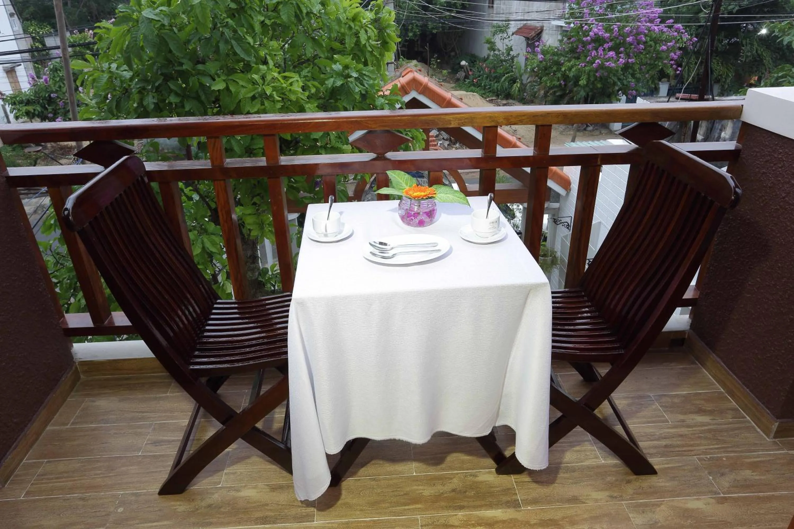 Balcony/Terrace in Hoang Thu Hostel