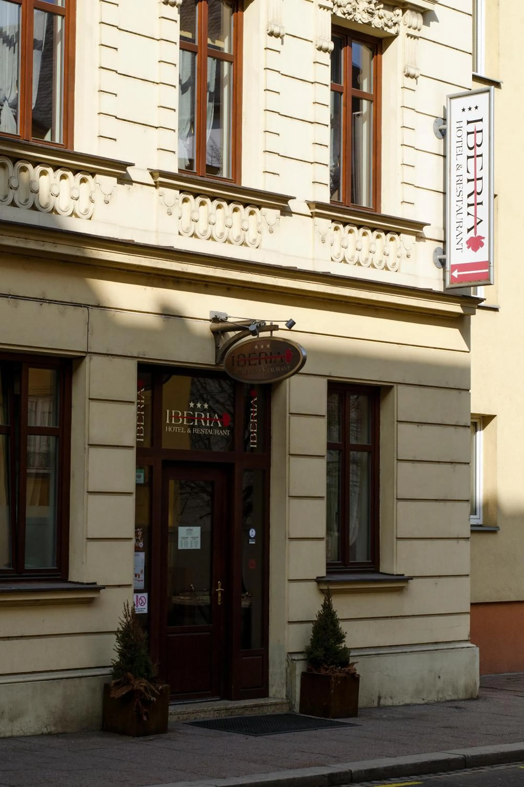 Facade/entrance in Hotel Iberia