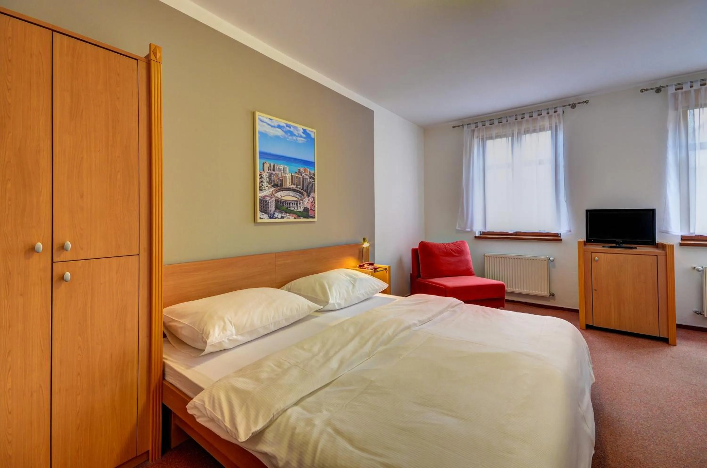 Bedroom, Bed in Hotel Iberia