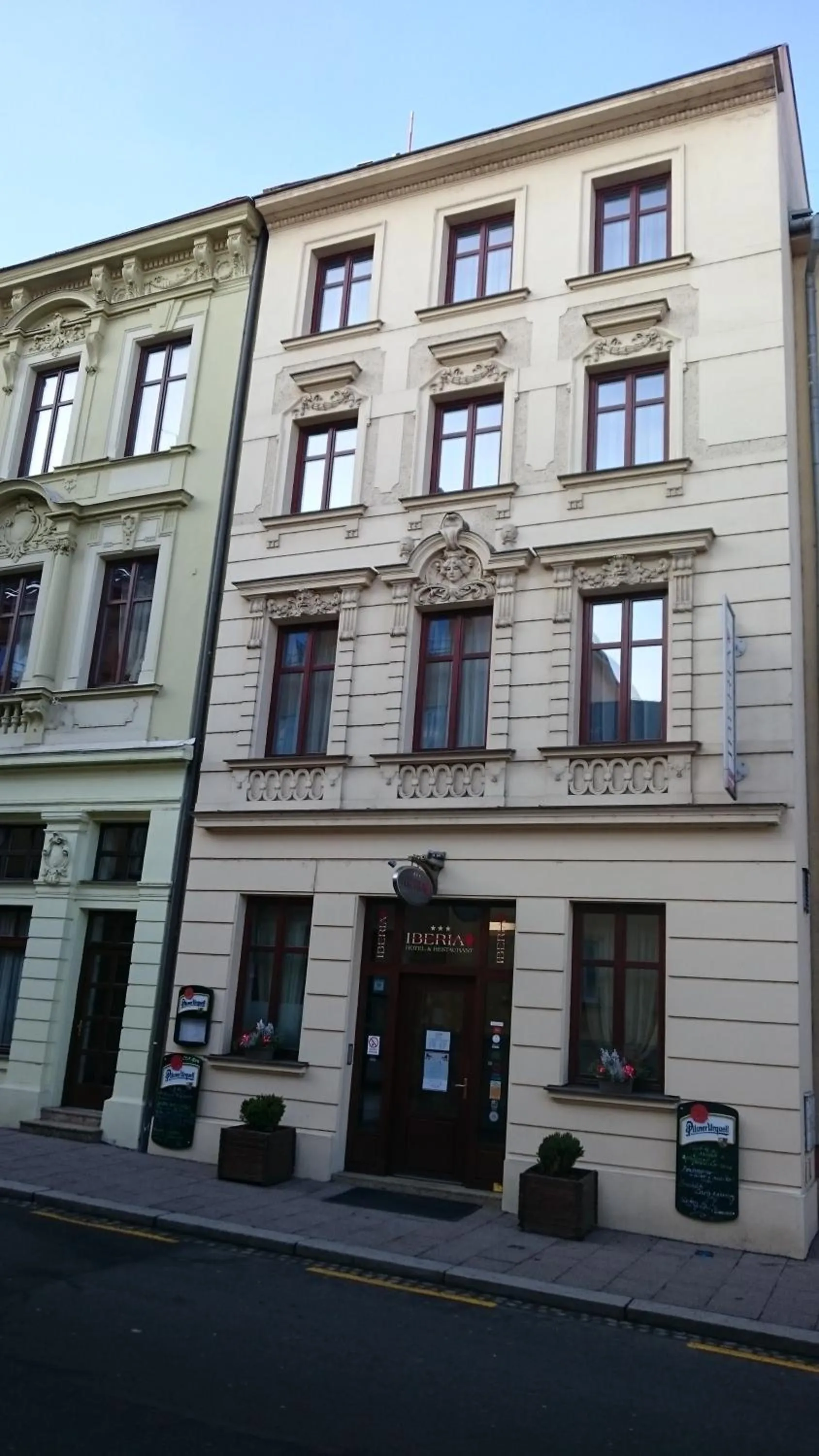 Property building in Hotel Iberia