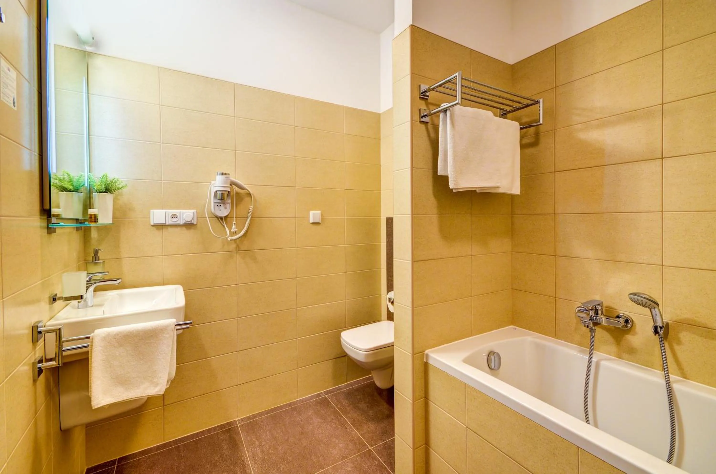 Bathroom in Hotel Iberia