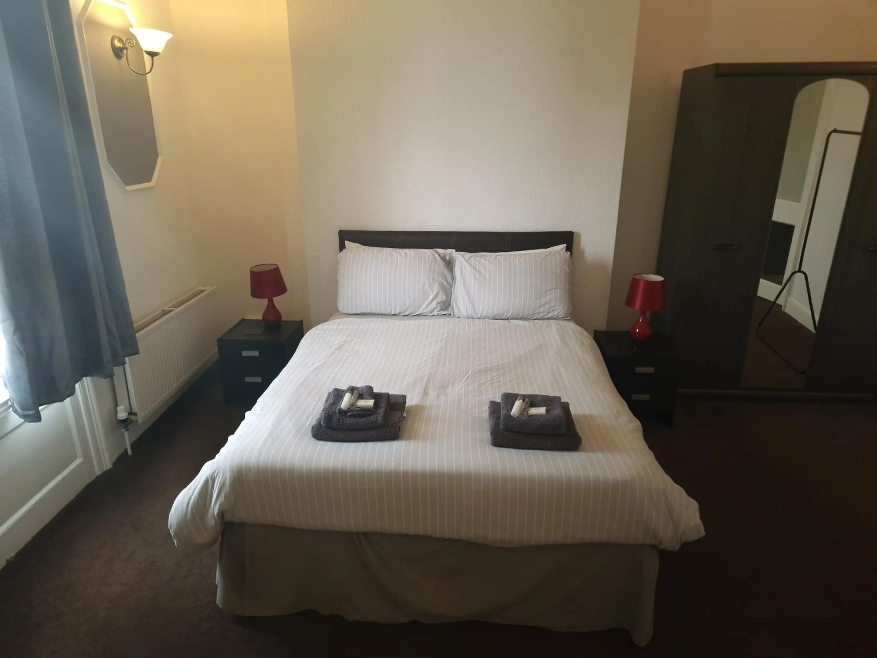 Bed in Highlander Hotel