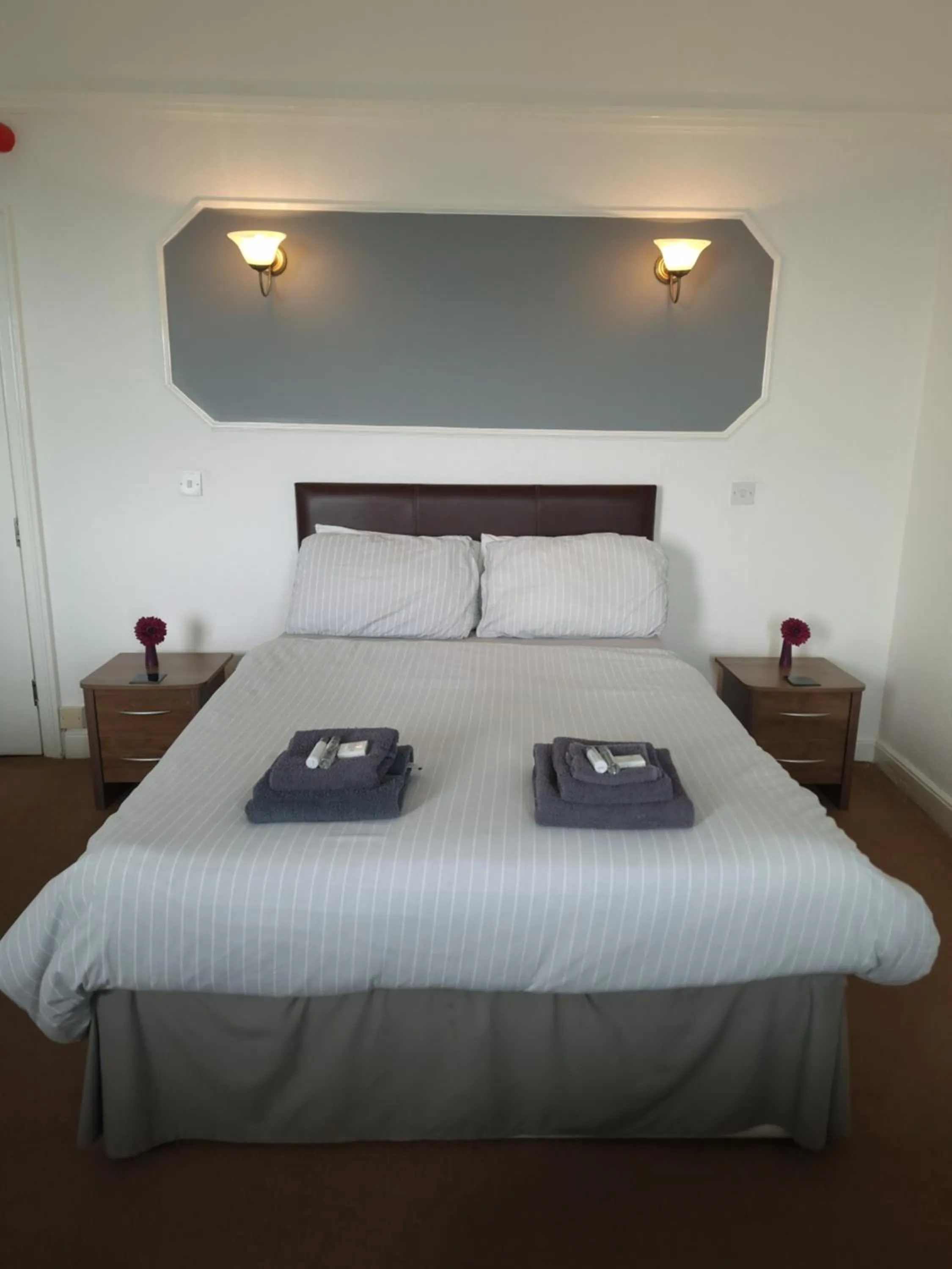 Bed in Highlander Hotel