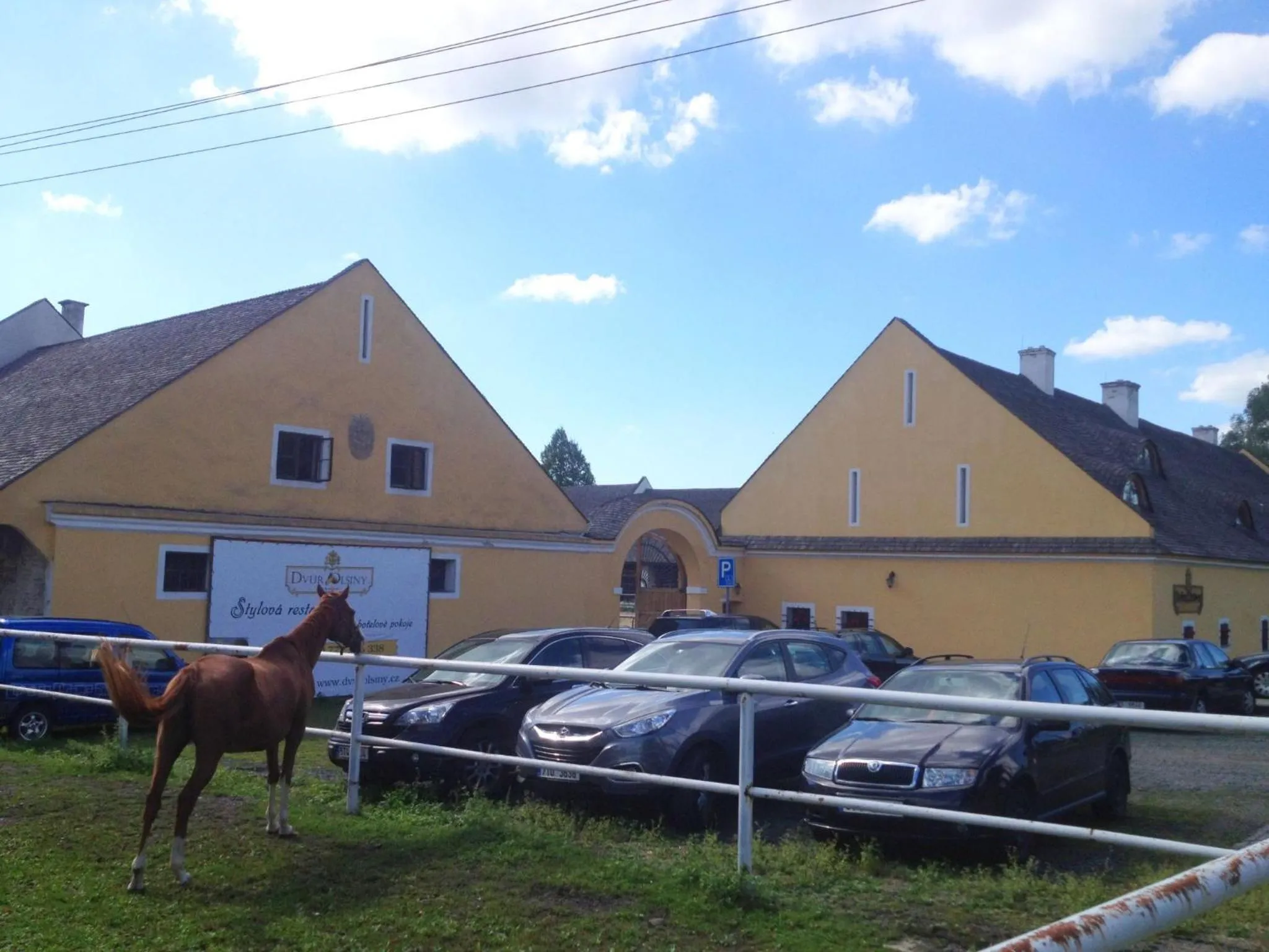 Facade/entrance in Dvůr Olšiny -Hotel and Horse-riding