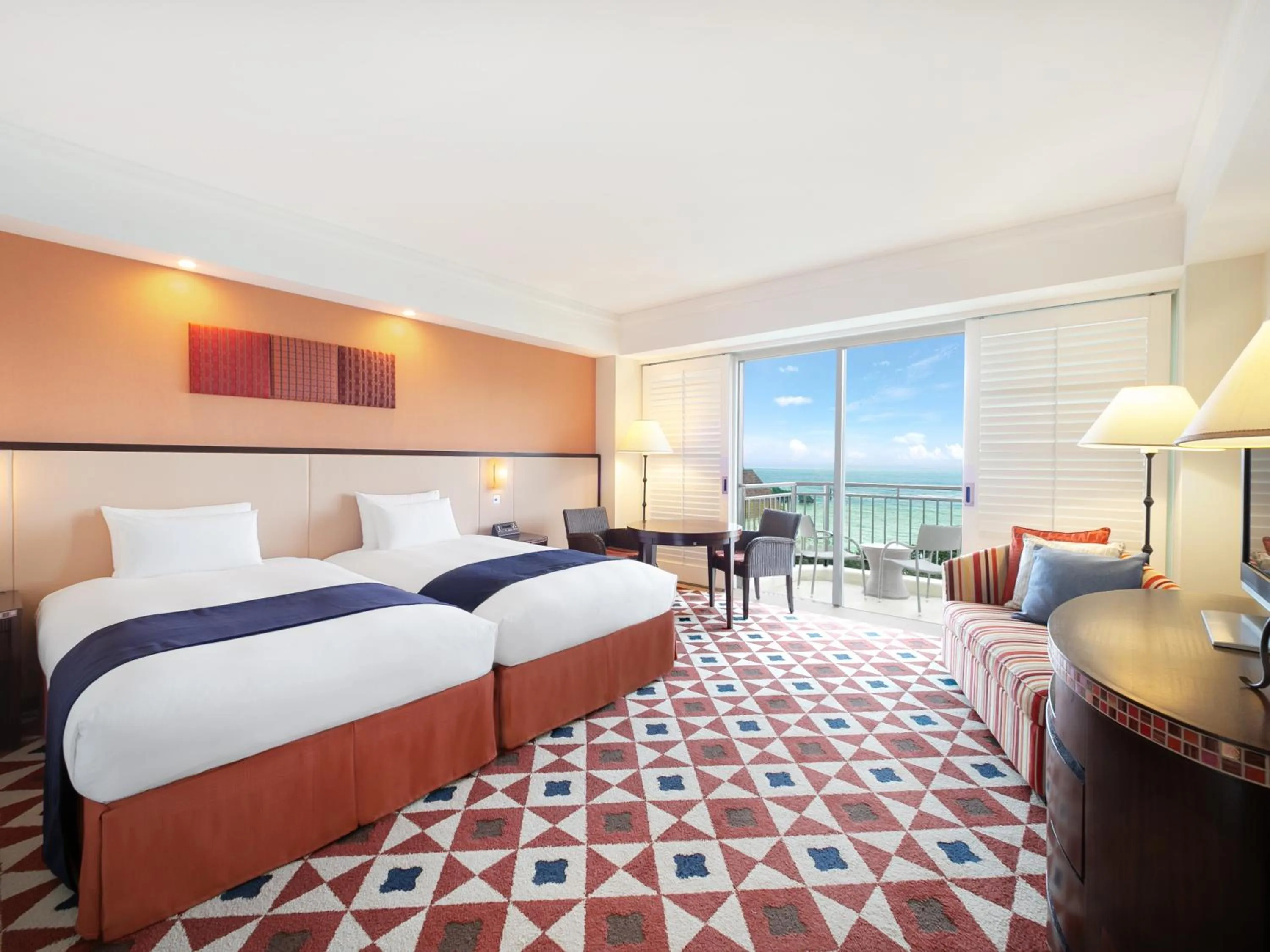 Photo of the whole room, Bed in Hotel Nikko Alivila