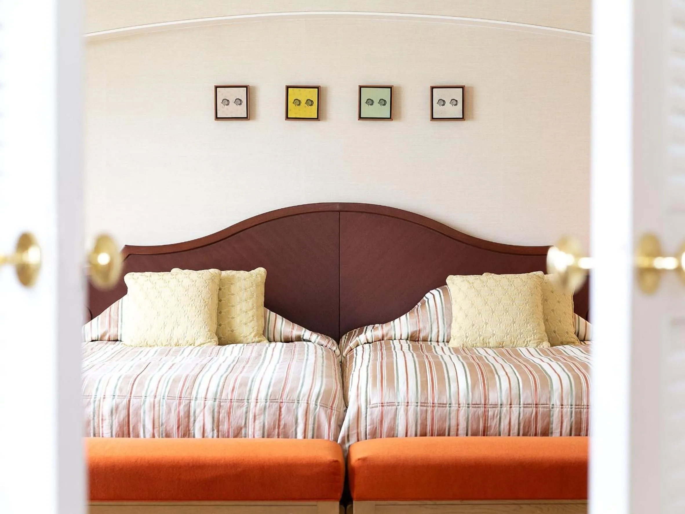 Photo of the whole room, Bed in Hotel Nikko Alivila