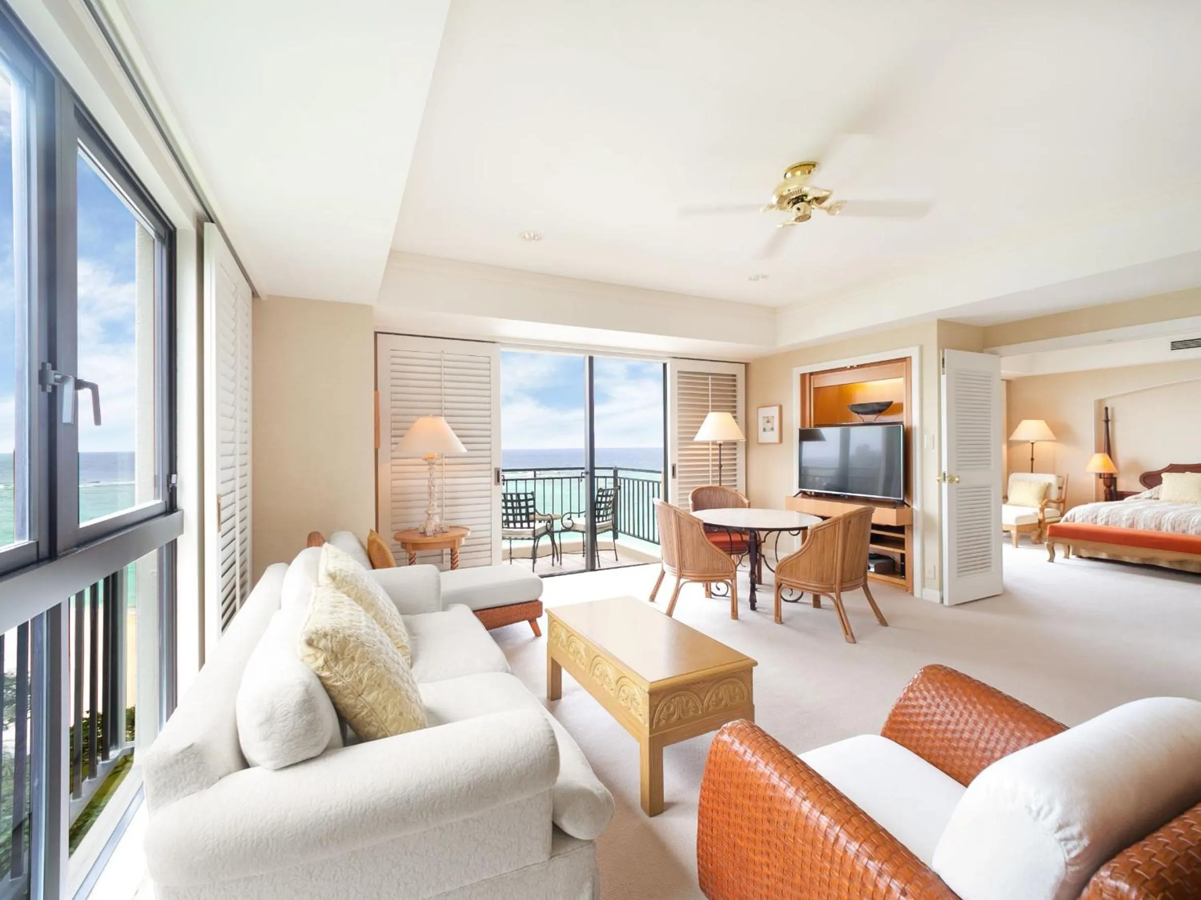 Photo of the whole room in Hotel Nikko Alivila