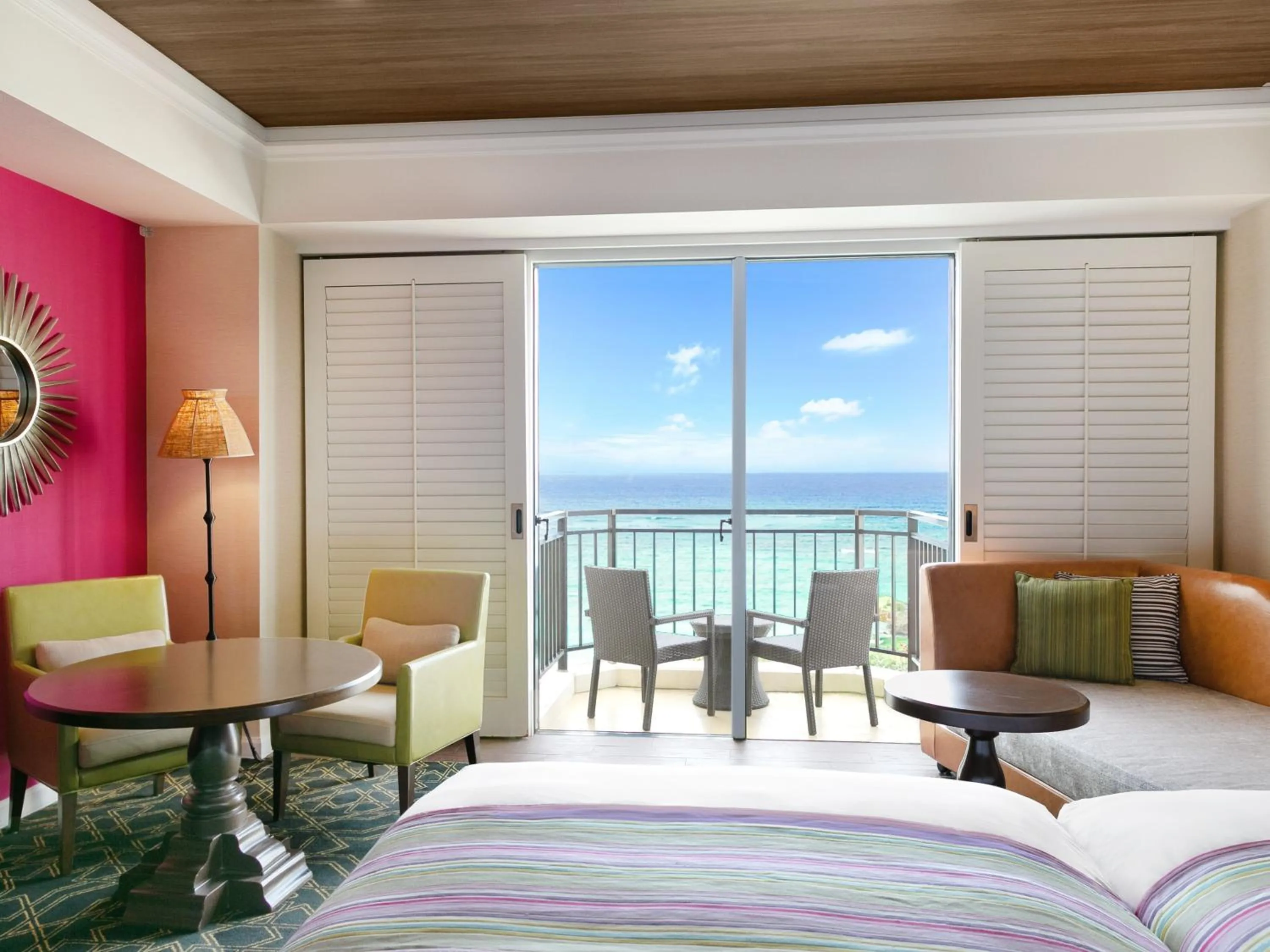 Photo of the whole room, Bed in Hotel Nikko Alivila