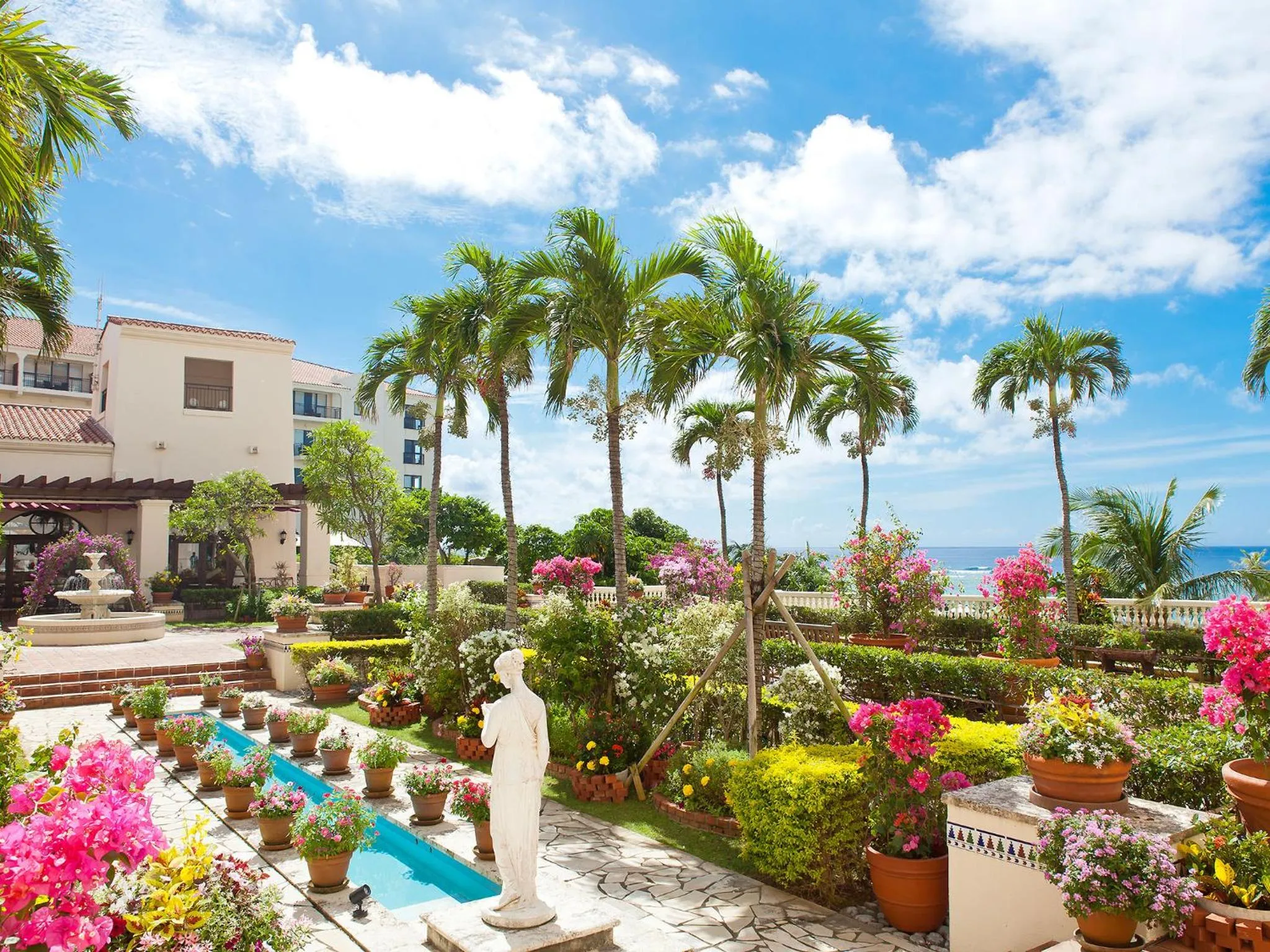Patio in Hotel Nikko Alivila