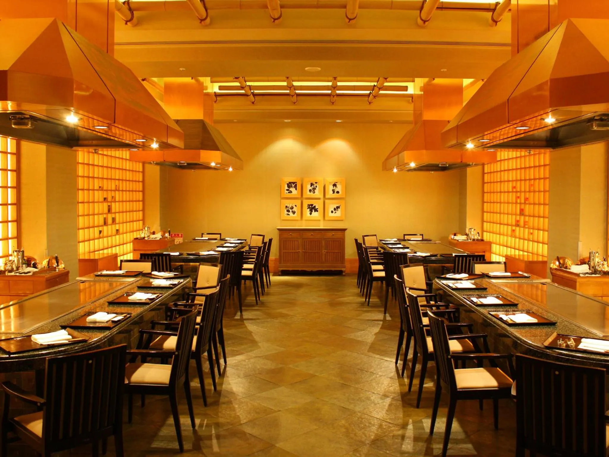 Restaurant/places to eat in Hotel Nikko Alivila