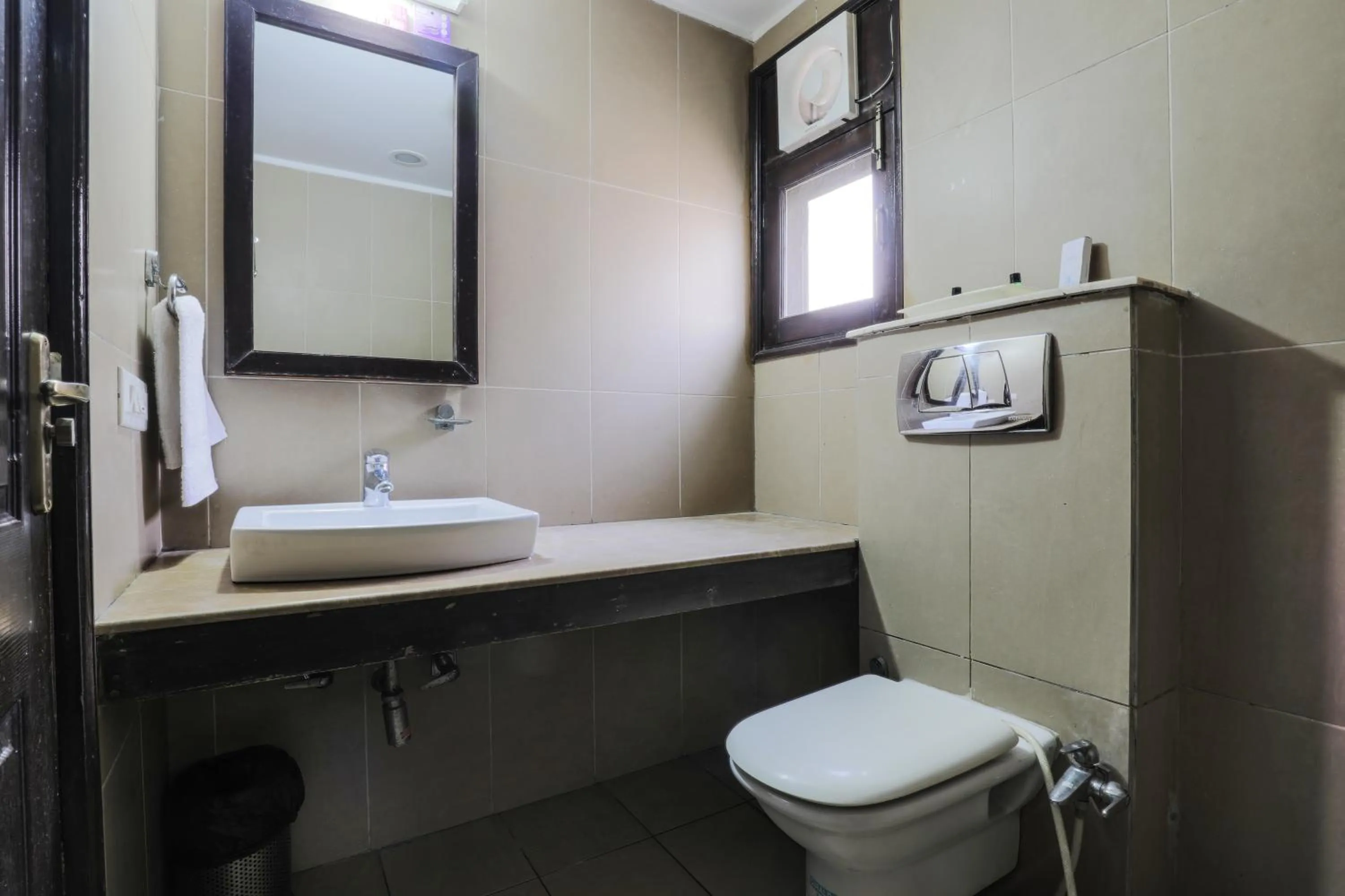 Bathroom in Hermitage by The Cosy Hotels Near Lotus Temple