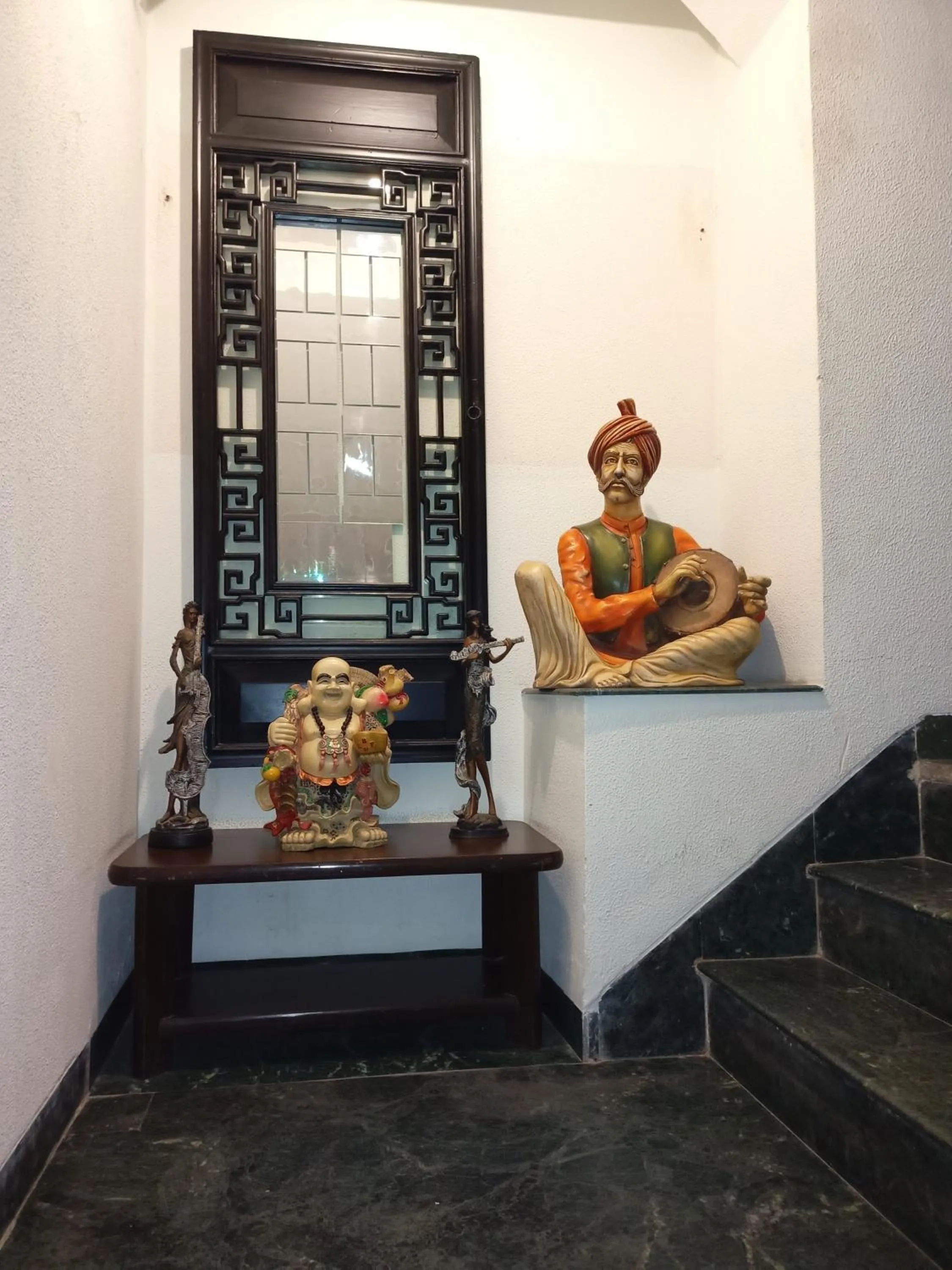 Decorative detail in Hermitage by The Cosy Hotels Near Lotus Temple