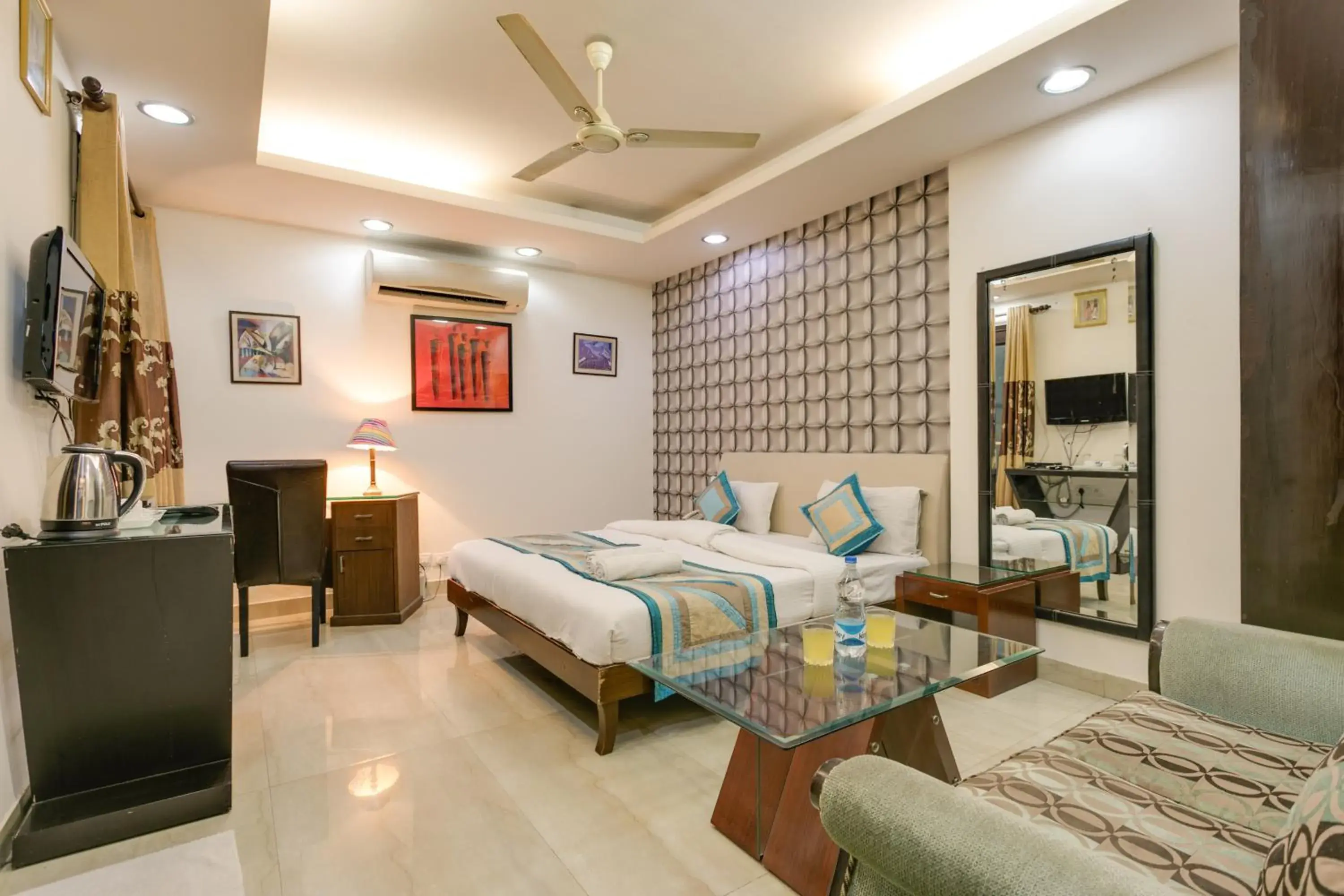 Superior Double Room - single occupancy in Hermitage by The Cosy Hotels Near Lotus Temple Superior Double Room - single occupancy in Hermitage by The Cosy Hotels Near Lotus Temple