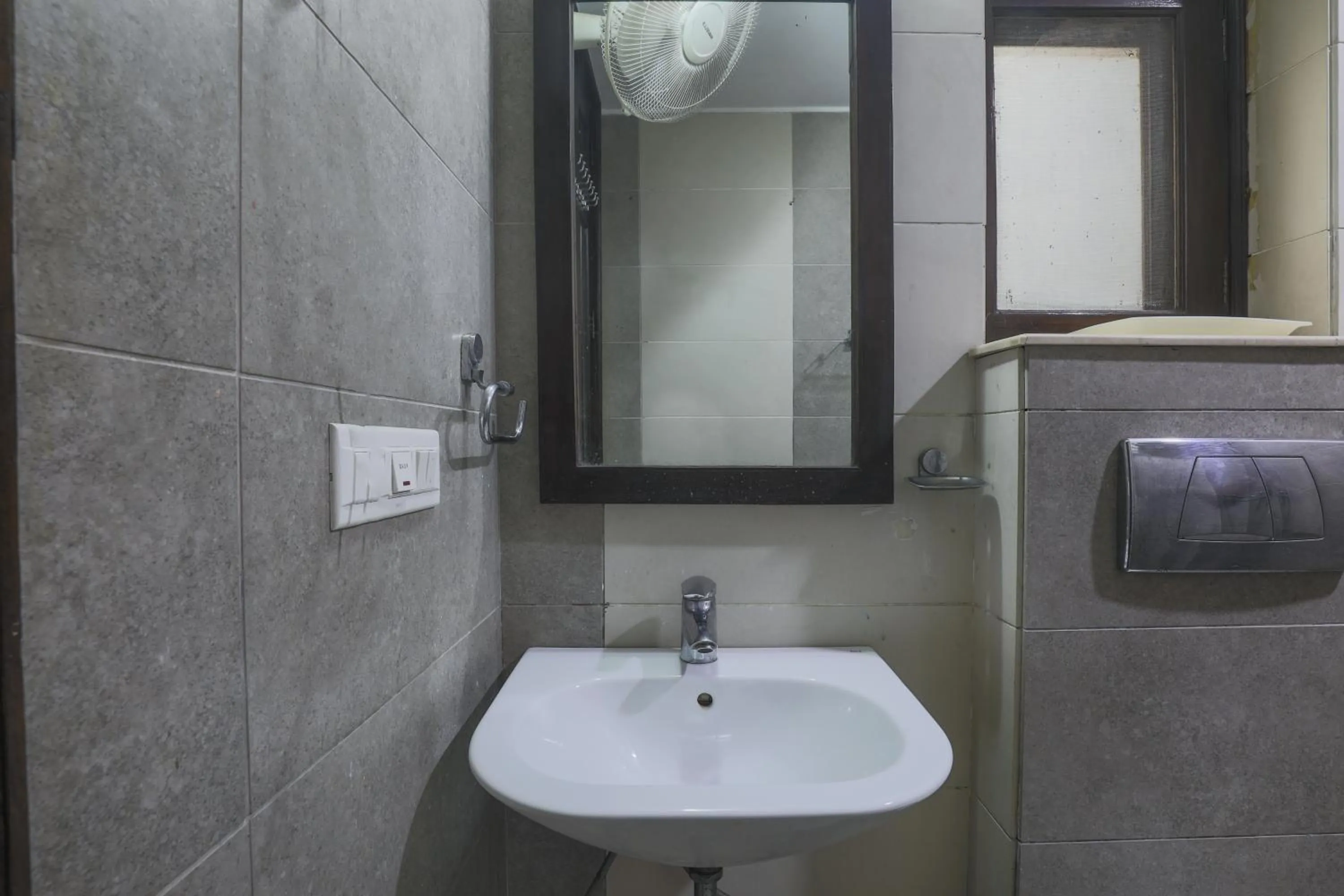 Bathroom in Hermitage by The Cosy Hotels Near Lotus Temple