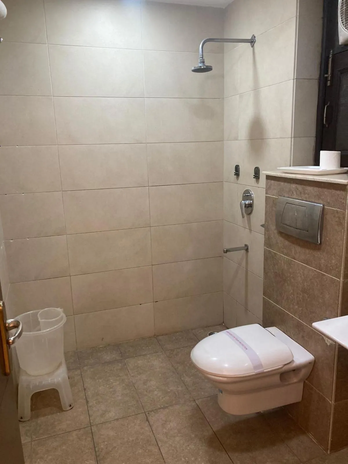 Shower in Hermitage by The Cosy Hotels Near Lotus Temple