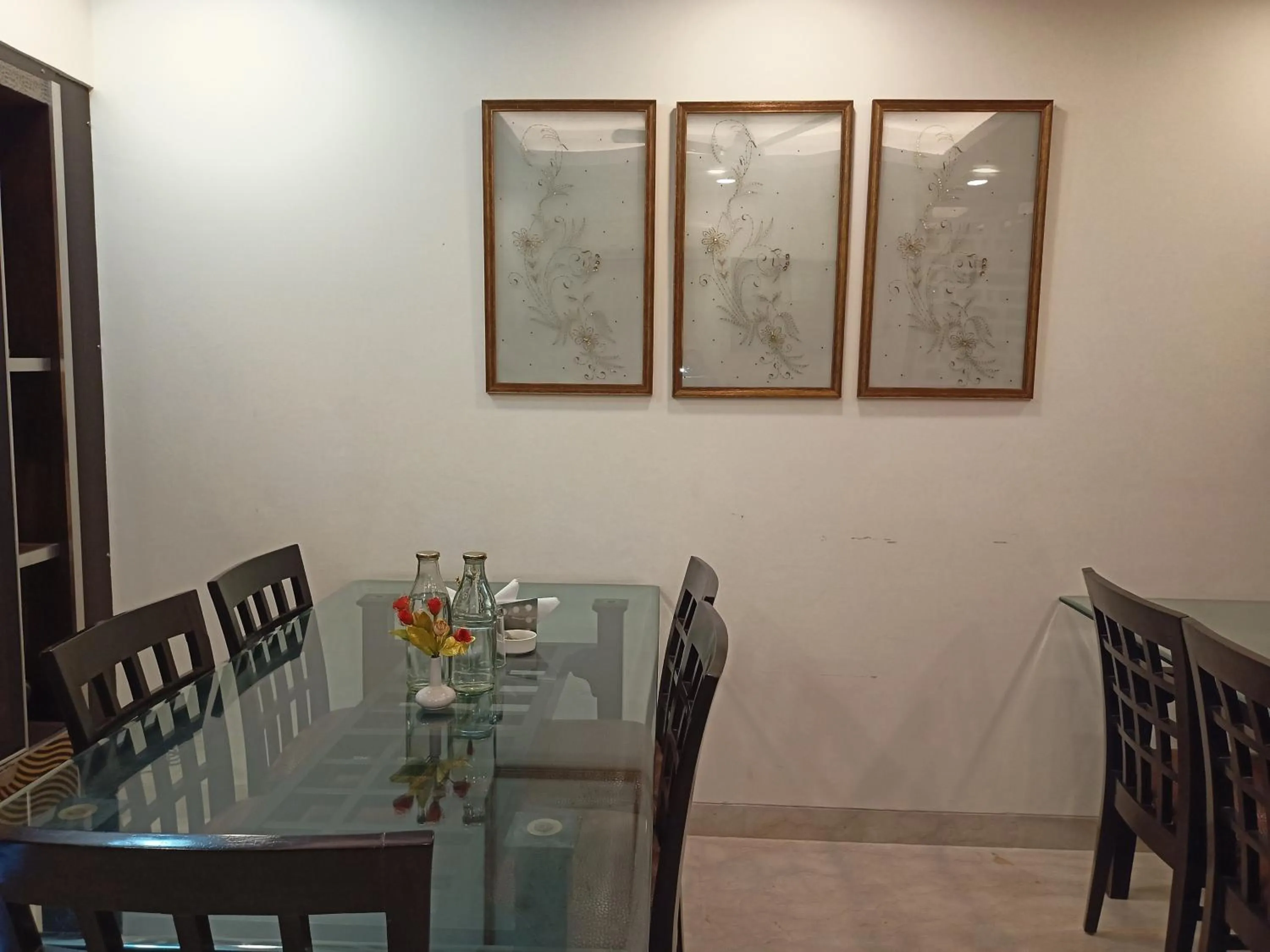Dining area in Hermitage by The Cosy Hotels Near Lotus Temple
