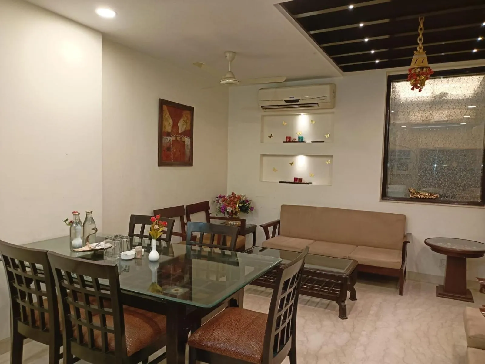 Dining area in Hermitage by The Cosy Hotels Near Lotus Temple