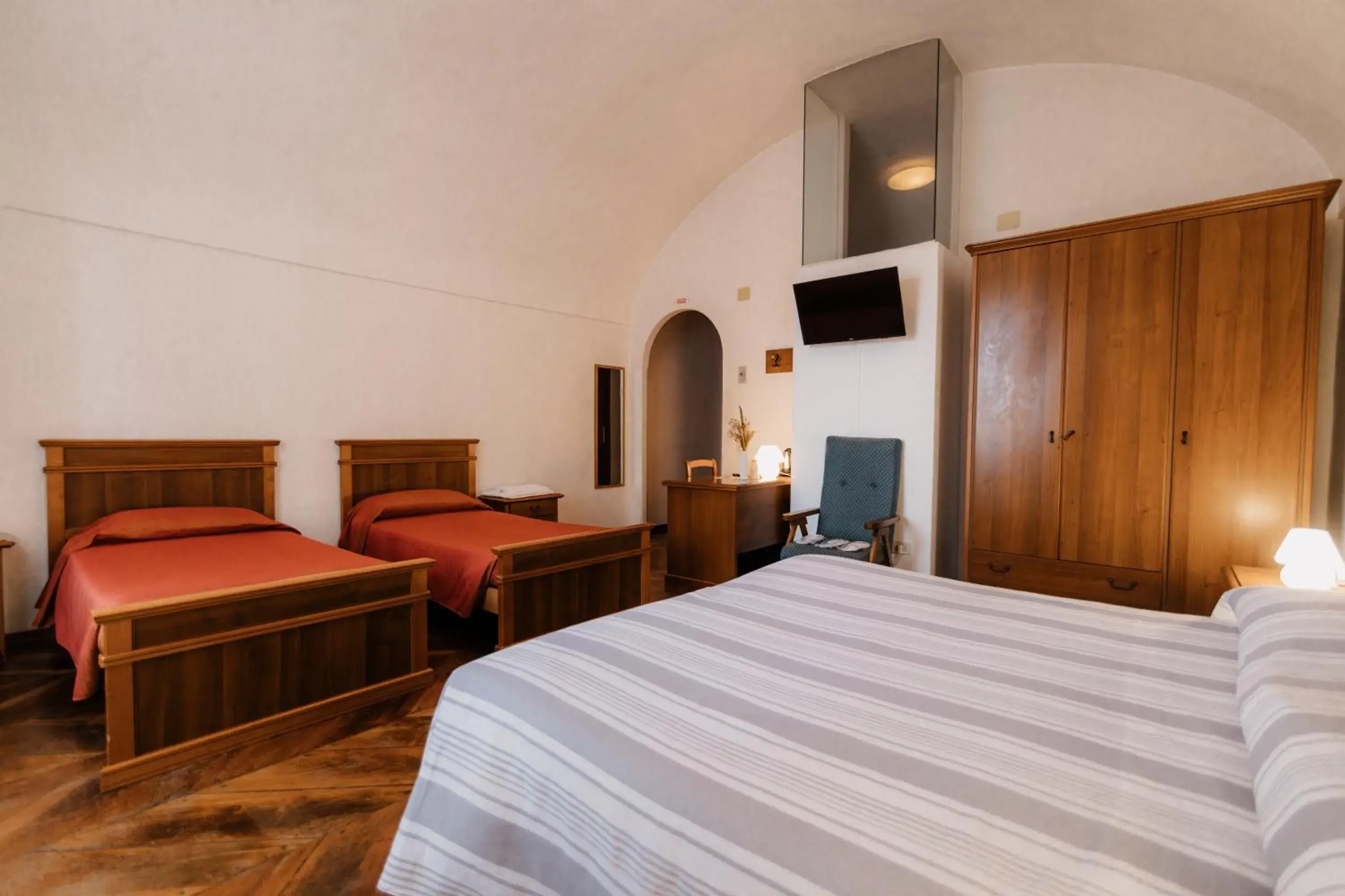 Classic Quadruple Room in Casa REGINA MONTIS REGALIS Classic Quadruple Room in Casa REGINA MONTIS REGALIS