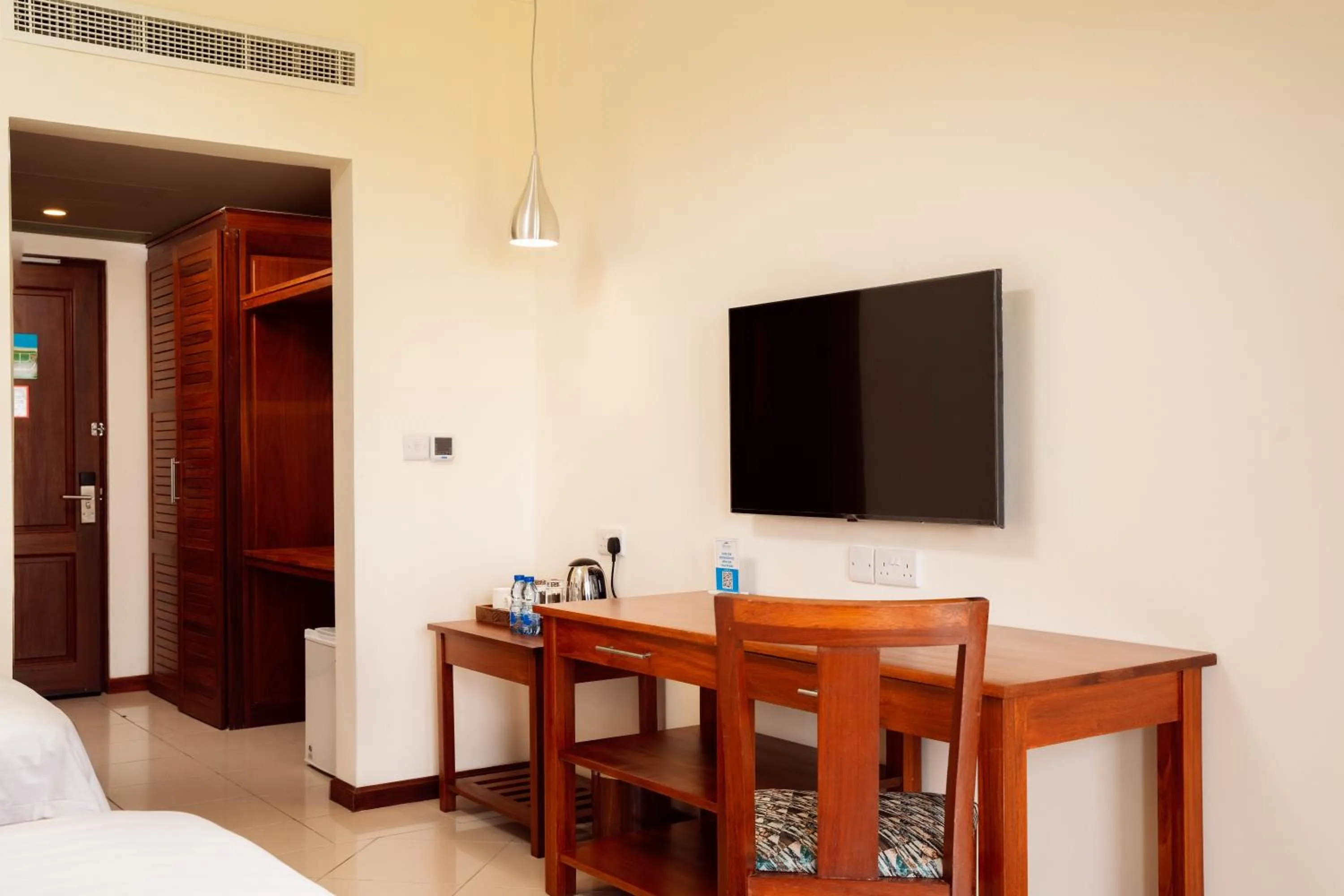 TV and multimedia in White Sands Hotel