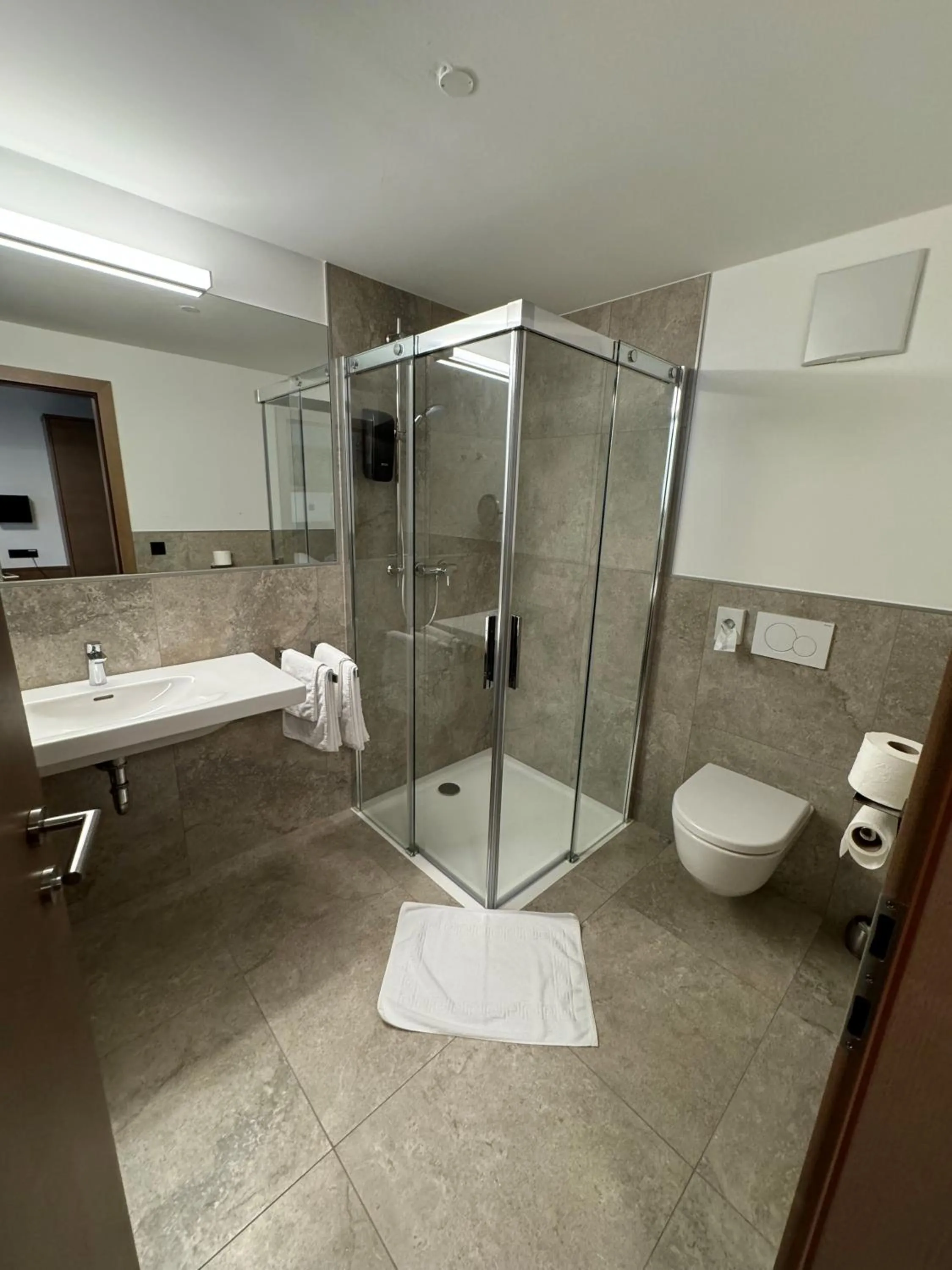 Shower in 1A Landhotel Schicklberg