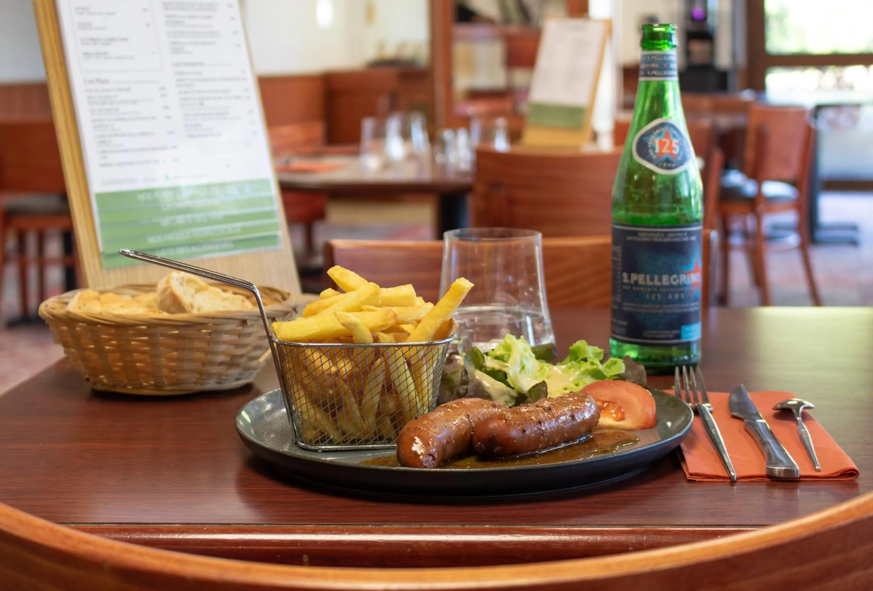 Food and drinks in Brit Hotel Agen - L'Aquitaine