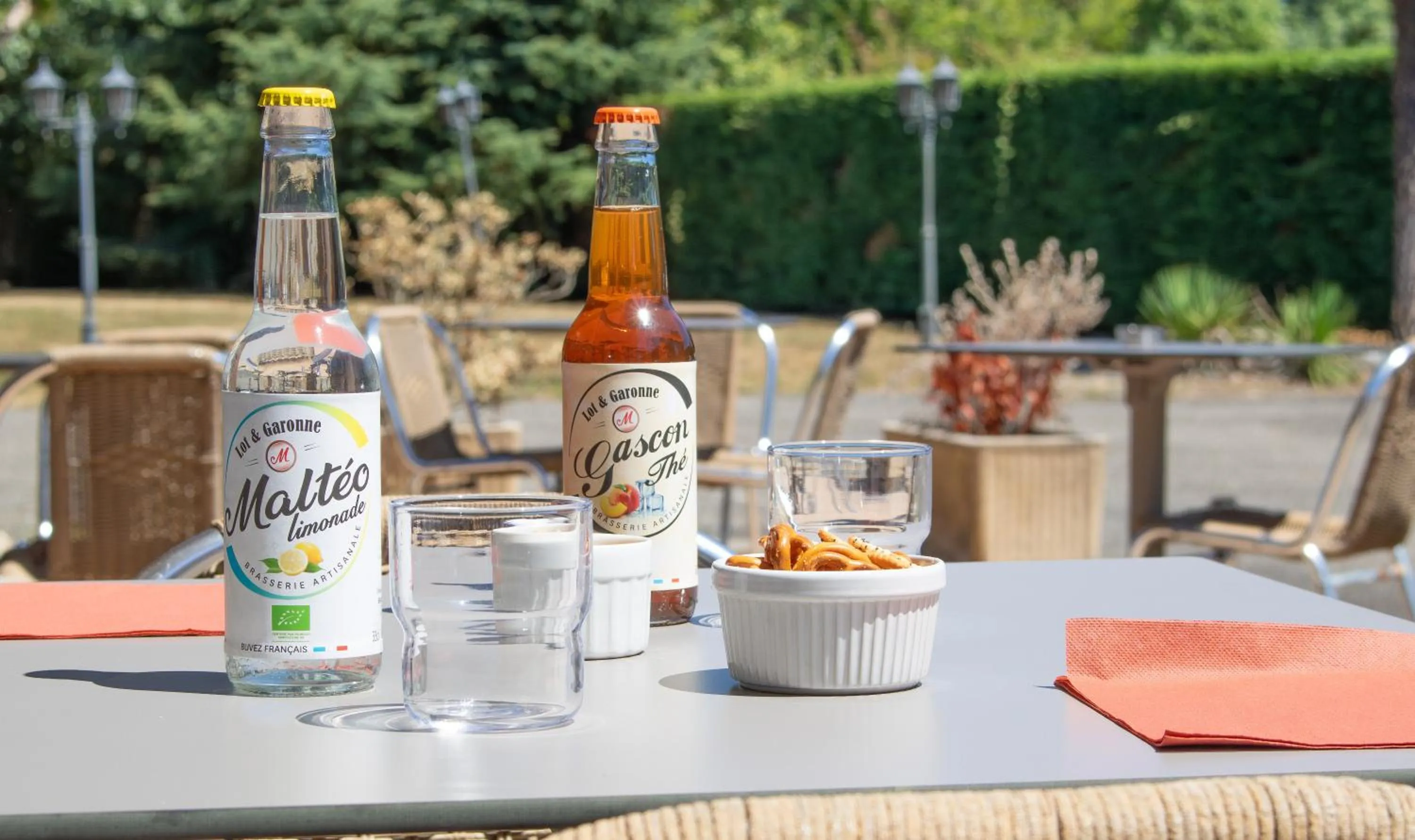 Patio in Brit Hotel Agen - L'Aquitaine