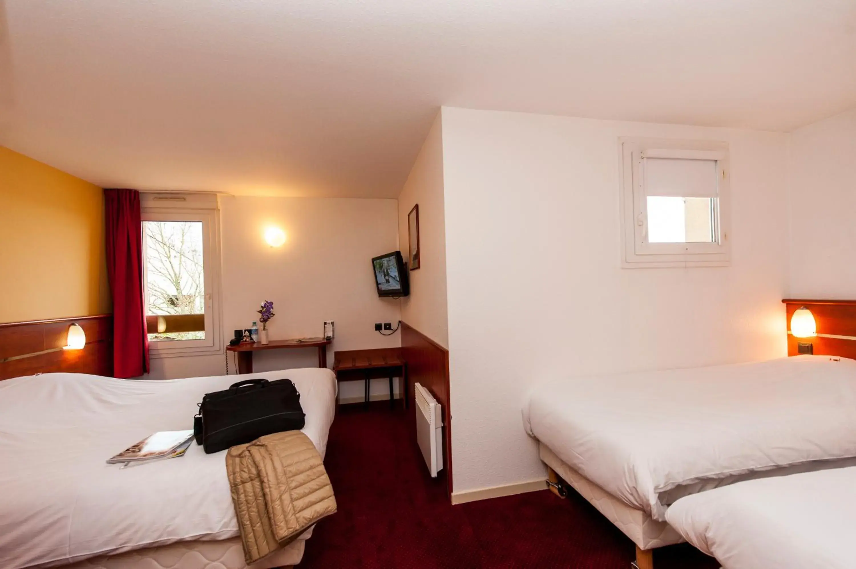 Family Room in Brit Hotel Agen - L'Aquitaine Family Room in Brit Hotel Agen - L'Aquitaine