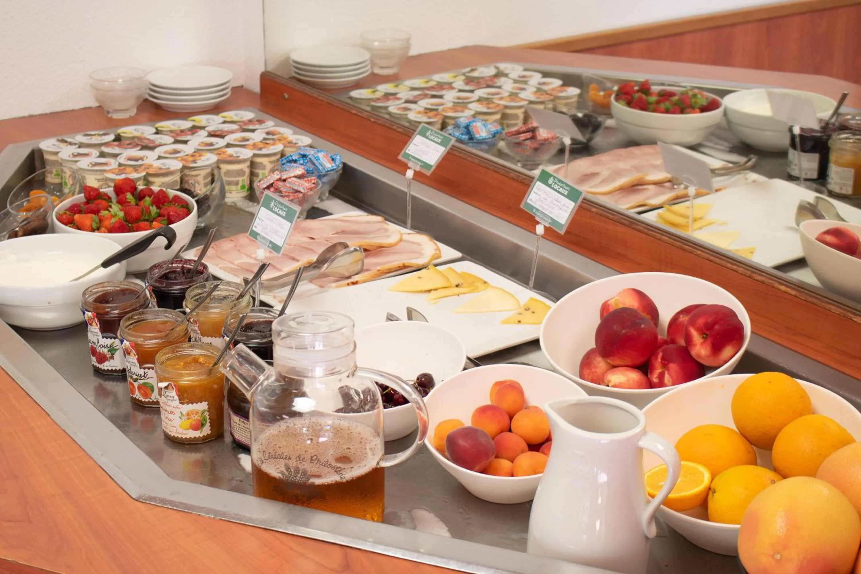 Buffet breakfast in Brit Hotel Agen - L'Aquitaine