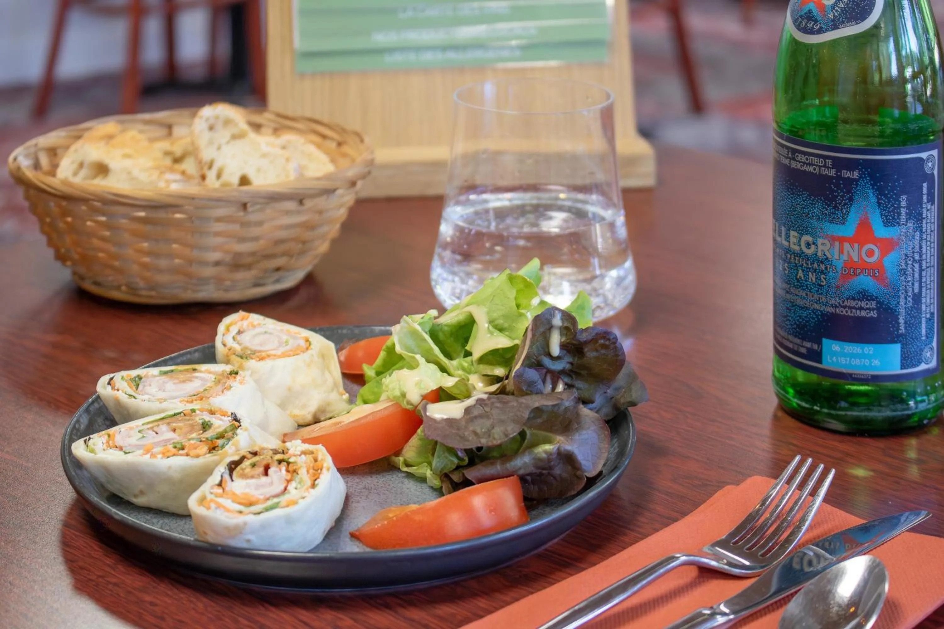 Food and drinks in Brit Hotel Agen - L'Aquitaine