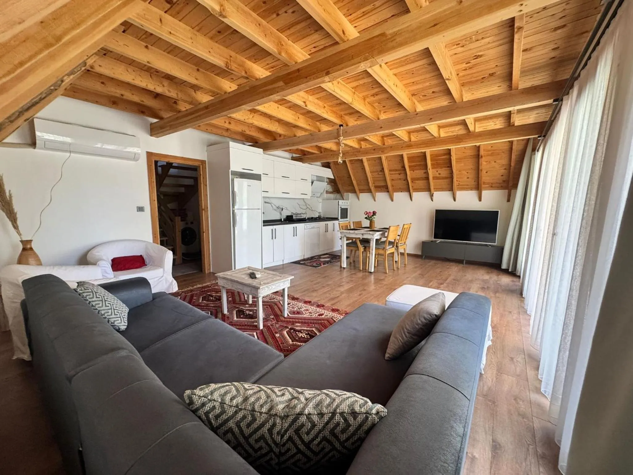 Communal lounge/ TV room in KiDRAK OTEL MONTENEGRO-1