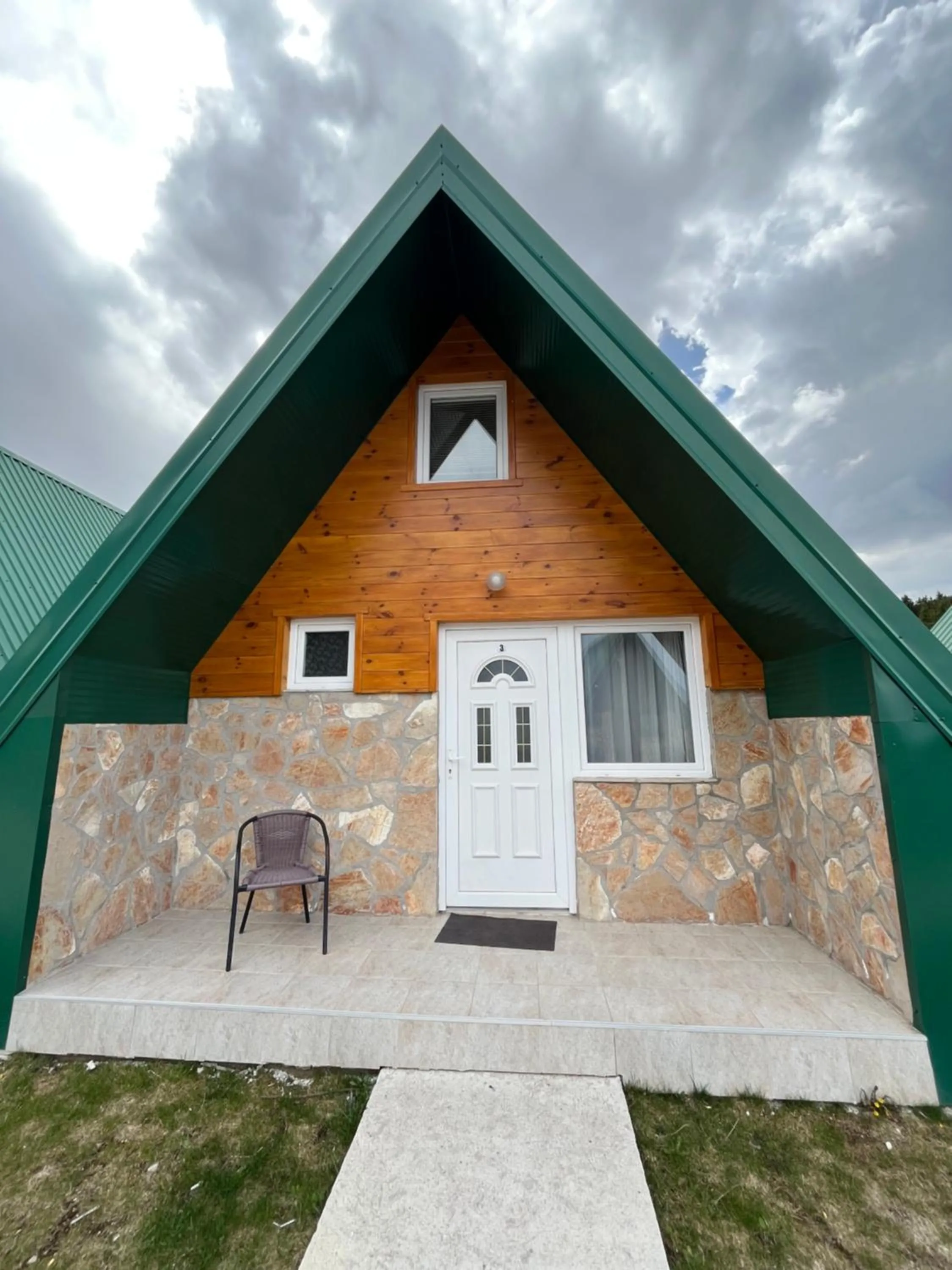 One-Bedroom Bungalow in Hotel Lovac