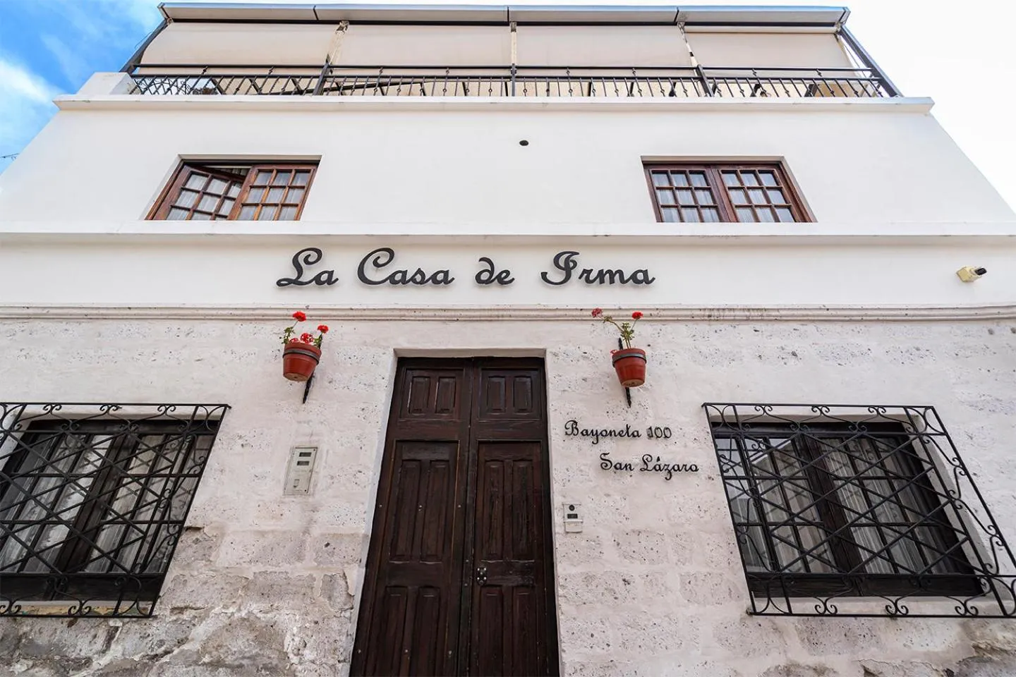 Facade/entrance in Hotel La Casa de Irma