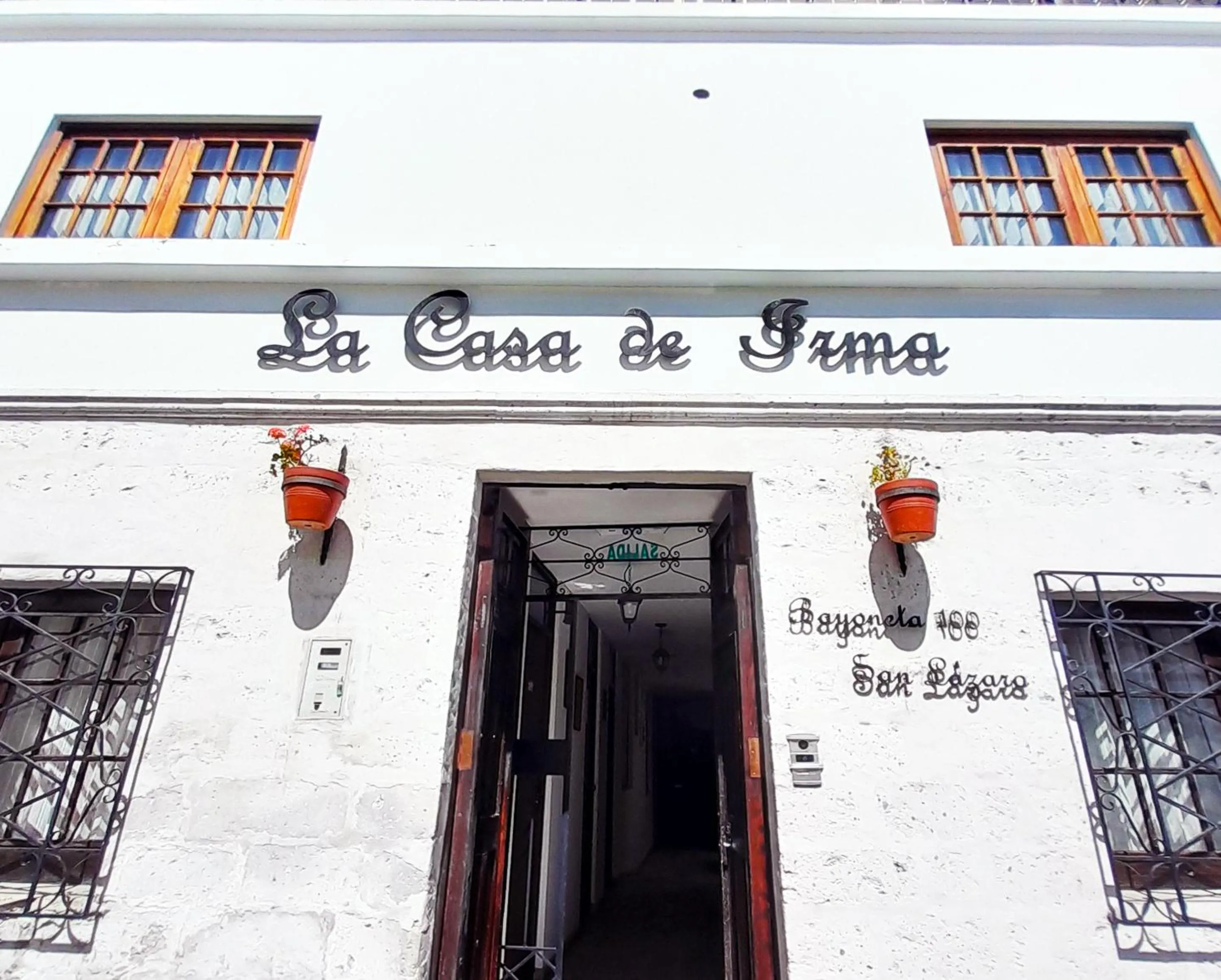 Facade/entrance in Hotel La Casa de Irma