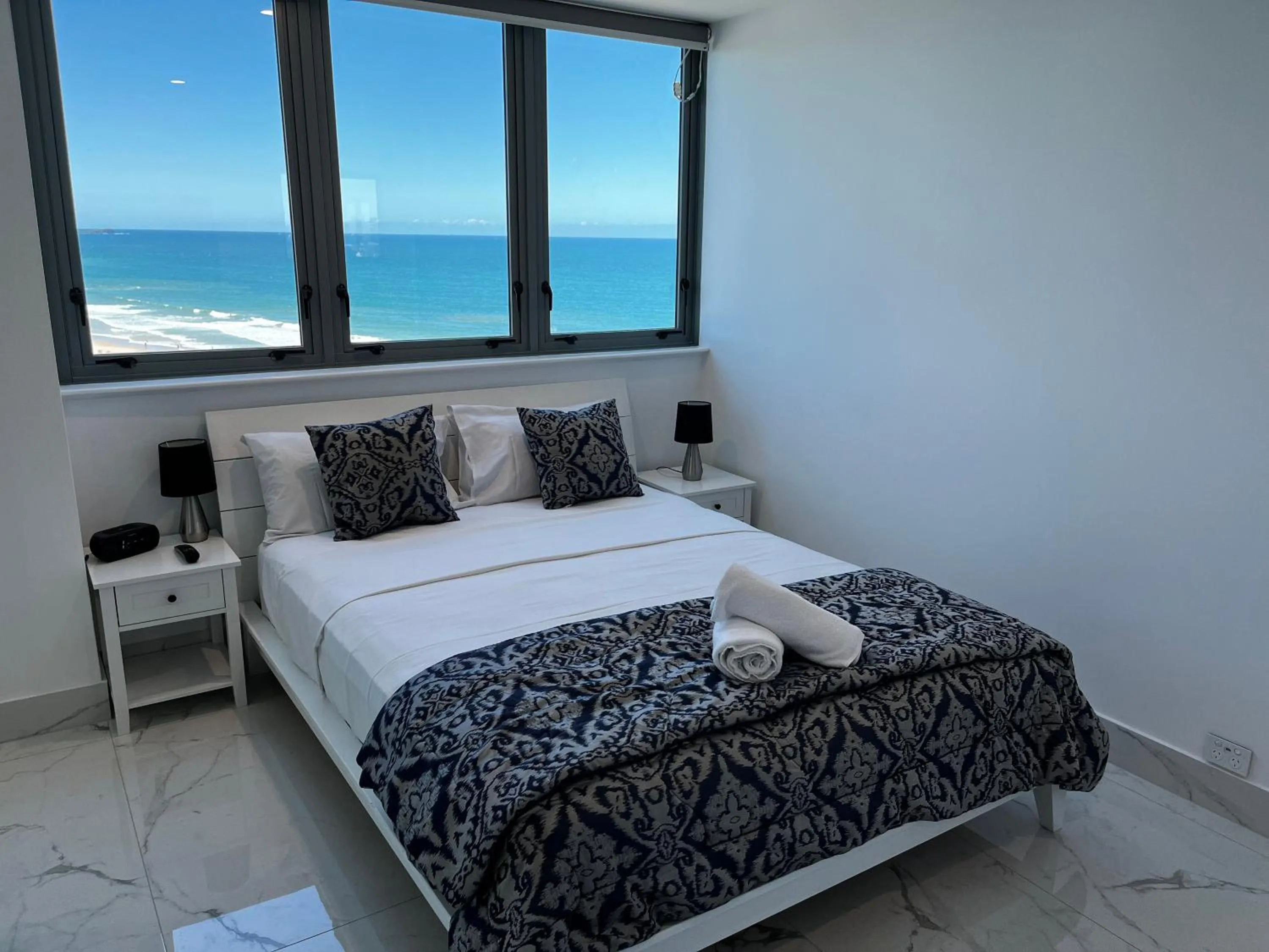 Bedroom, Bed in Beachfront Towers