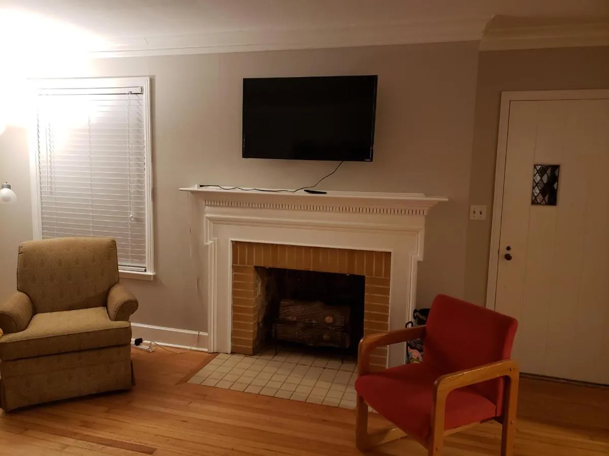 TV and multimedia in Heritage Inn BNB