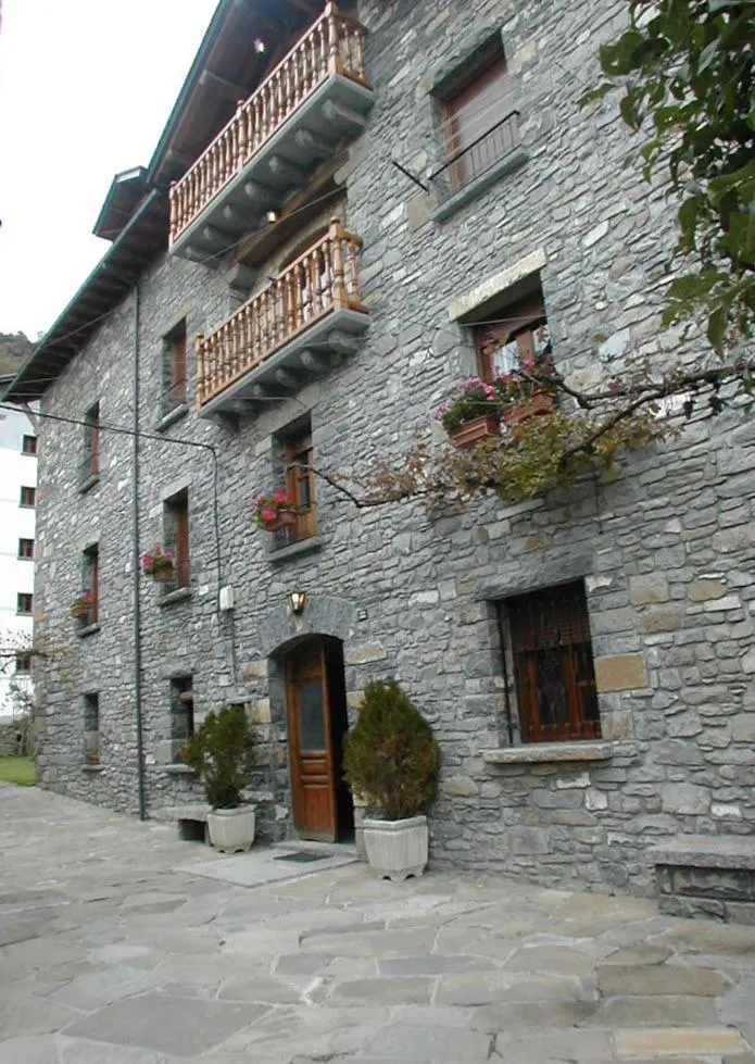 Facade/entrance in Apartamentos Casa Buisan