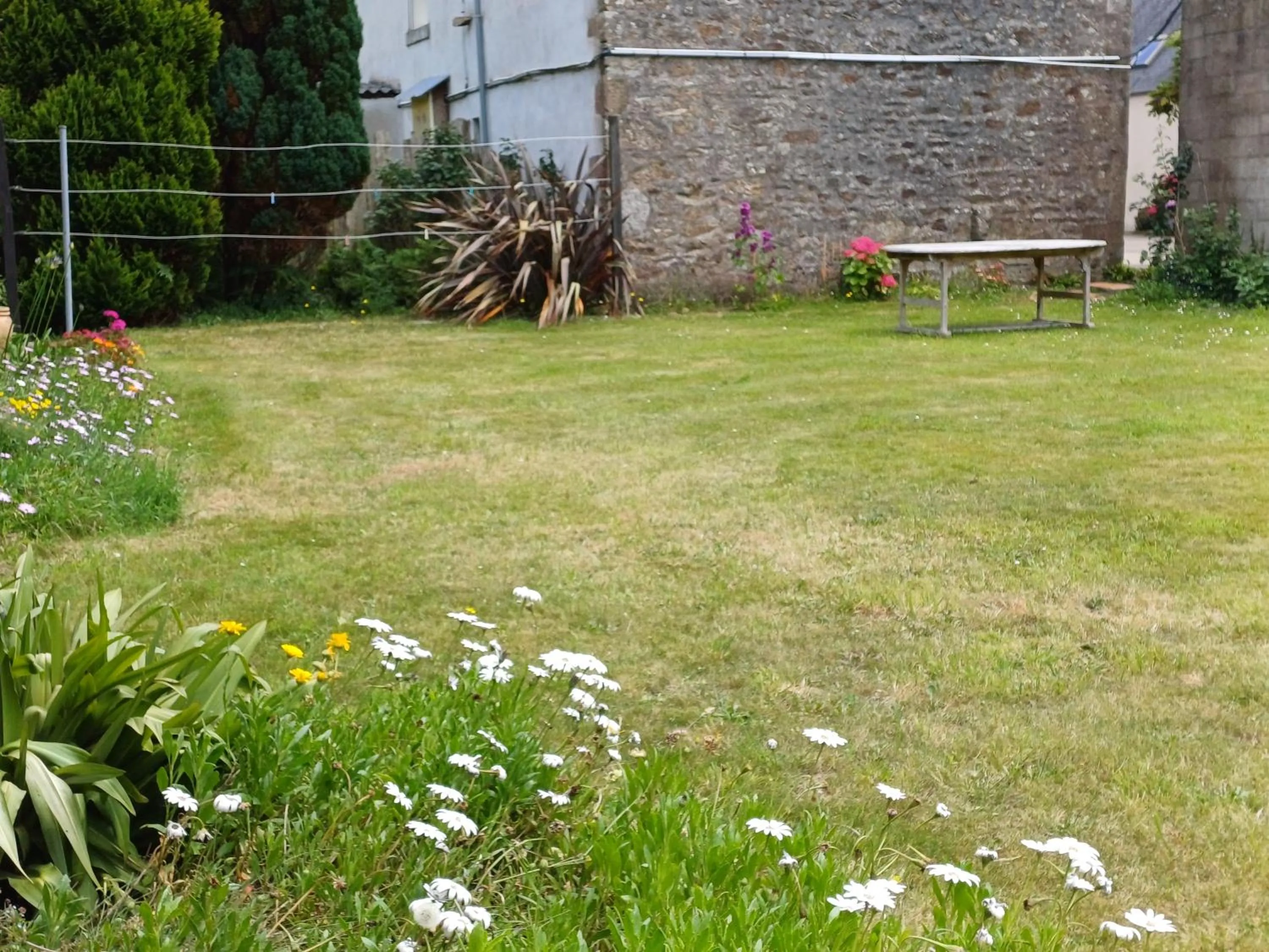 Natural landscape in Kerantum à10mn des baies de Douarnenez et Audierne avec cuisine à disposition