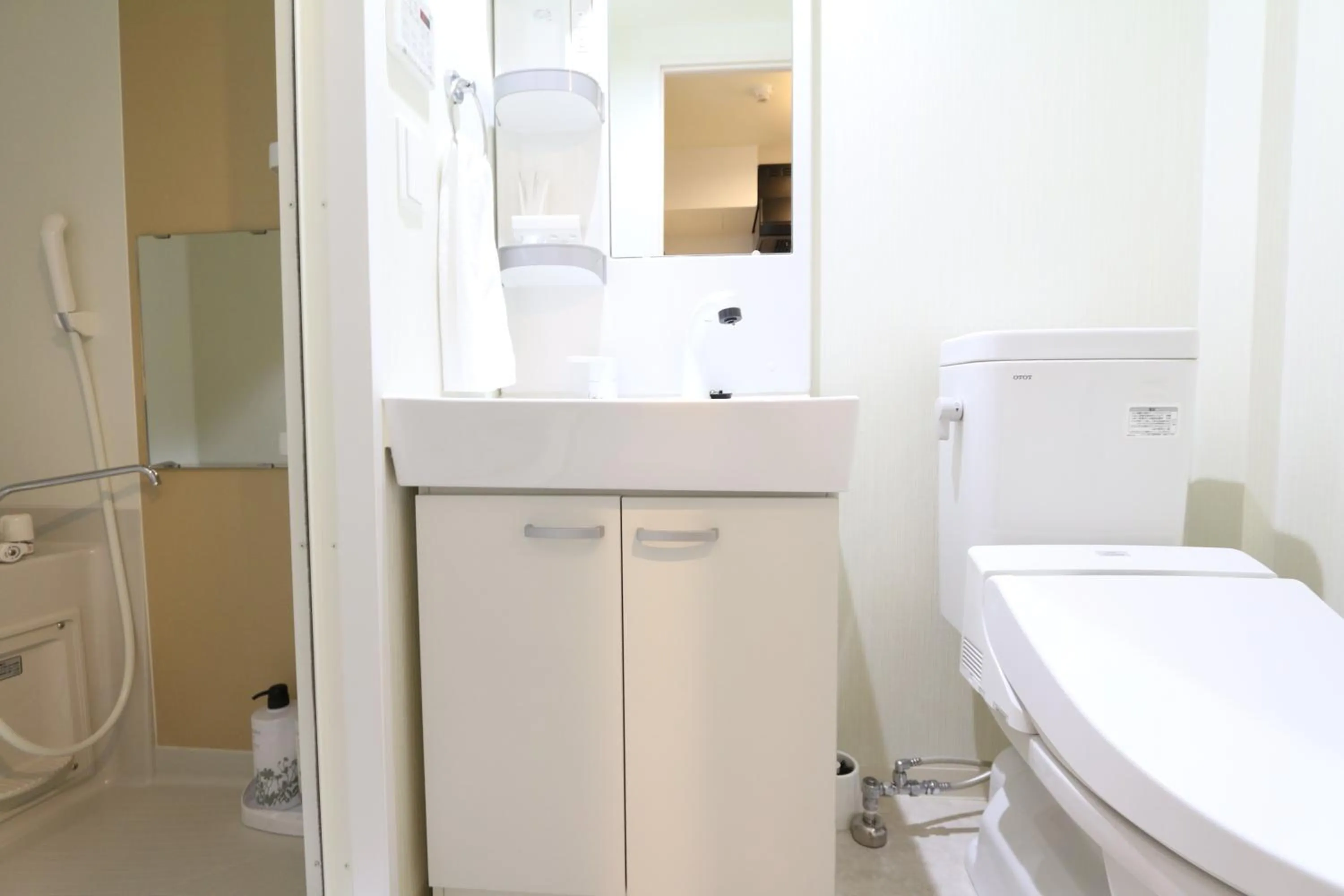 Shower in Elizabeth Garden Shinsaibashi