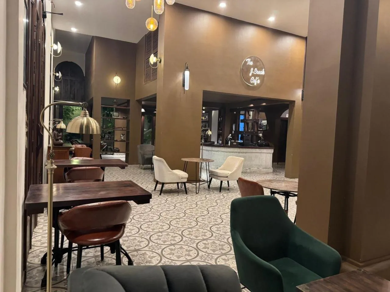 The J Break Boutique