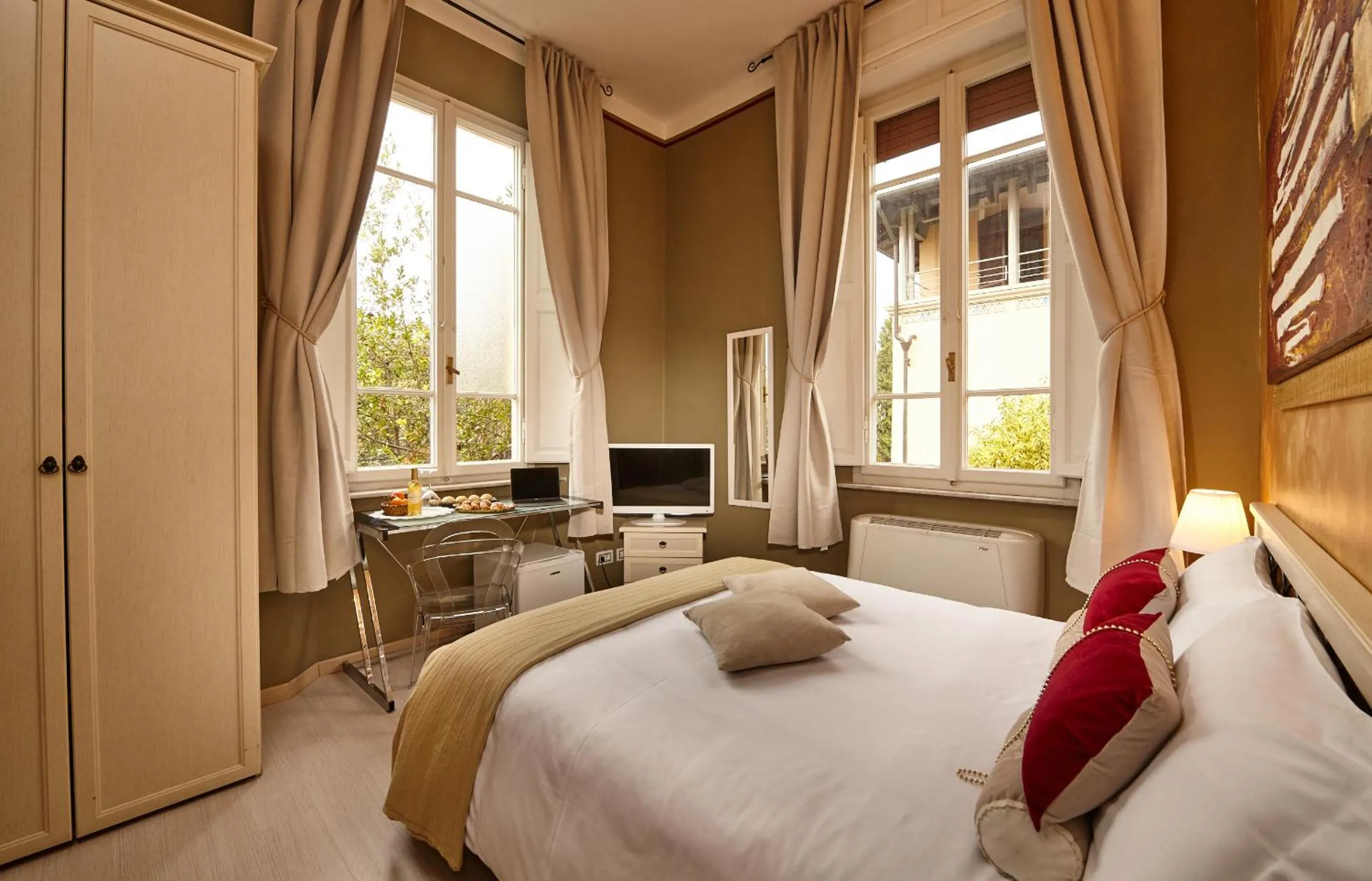 Day, Bed in Villa Tower Inn