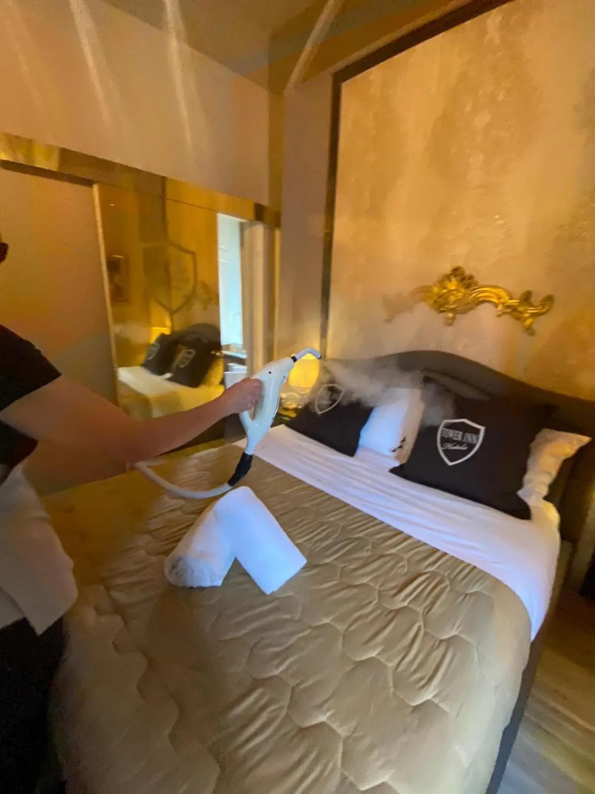 Bed in Villa Tower Inn