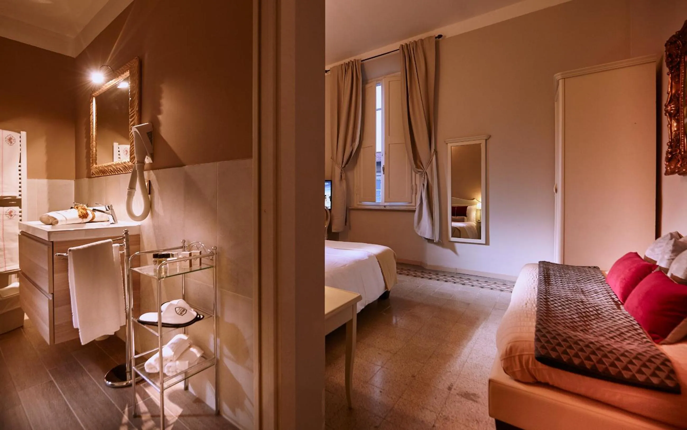 Decorative detail, Bed in Villa Tower Inn