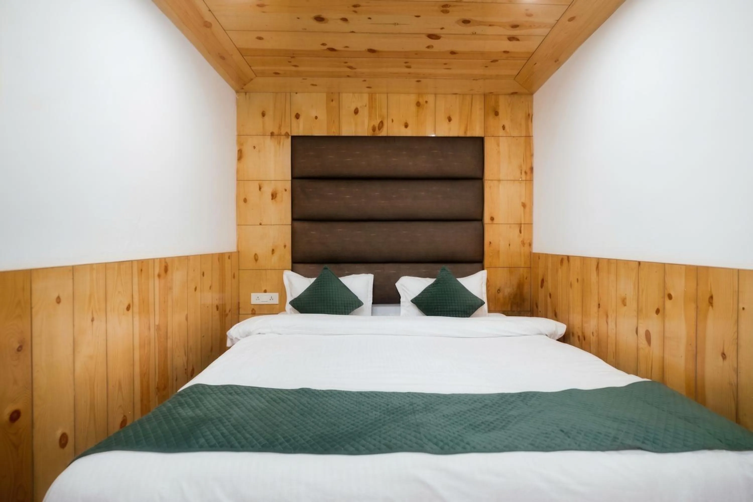 Bedroom, Bed in Mussoorie Residency