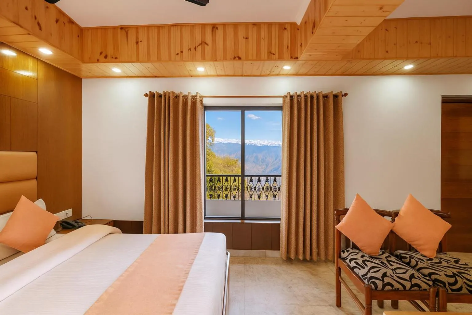 Bed in Mussoorie Residency
