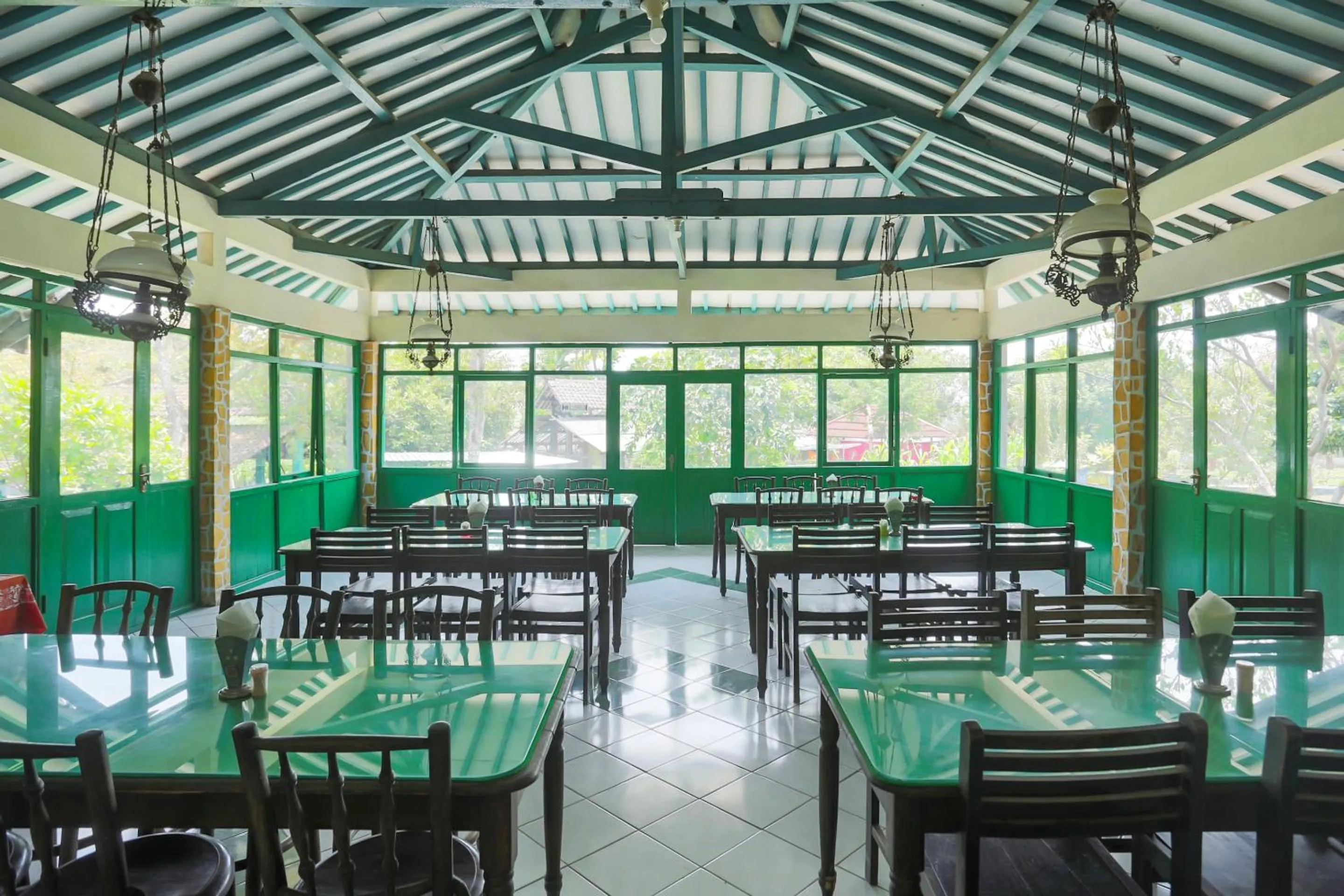 Restaurant/places to eat in Hotel O Penginapan Kepurun Pawana Indonesia