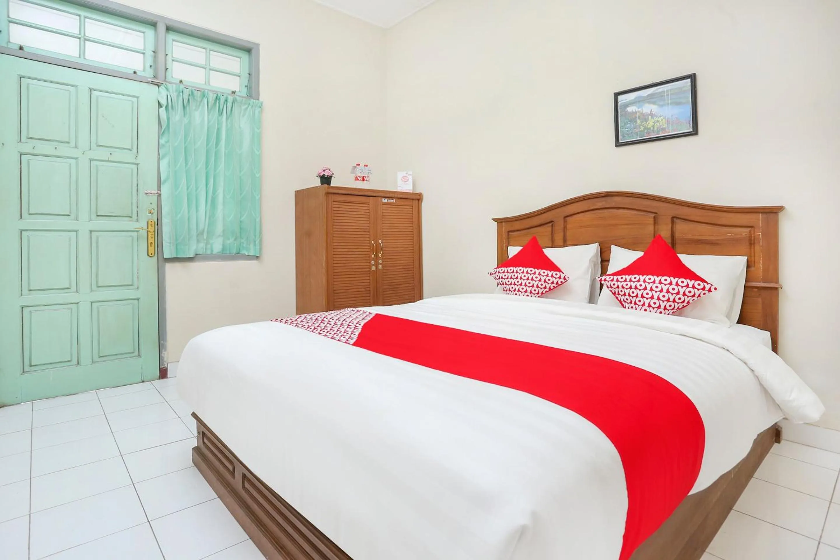 Bedroom, Bed in Hotel O Penginapan Kepurun Pawana Indonesia