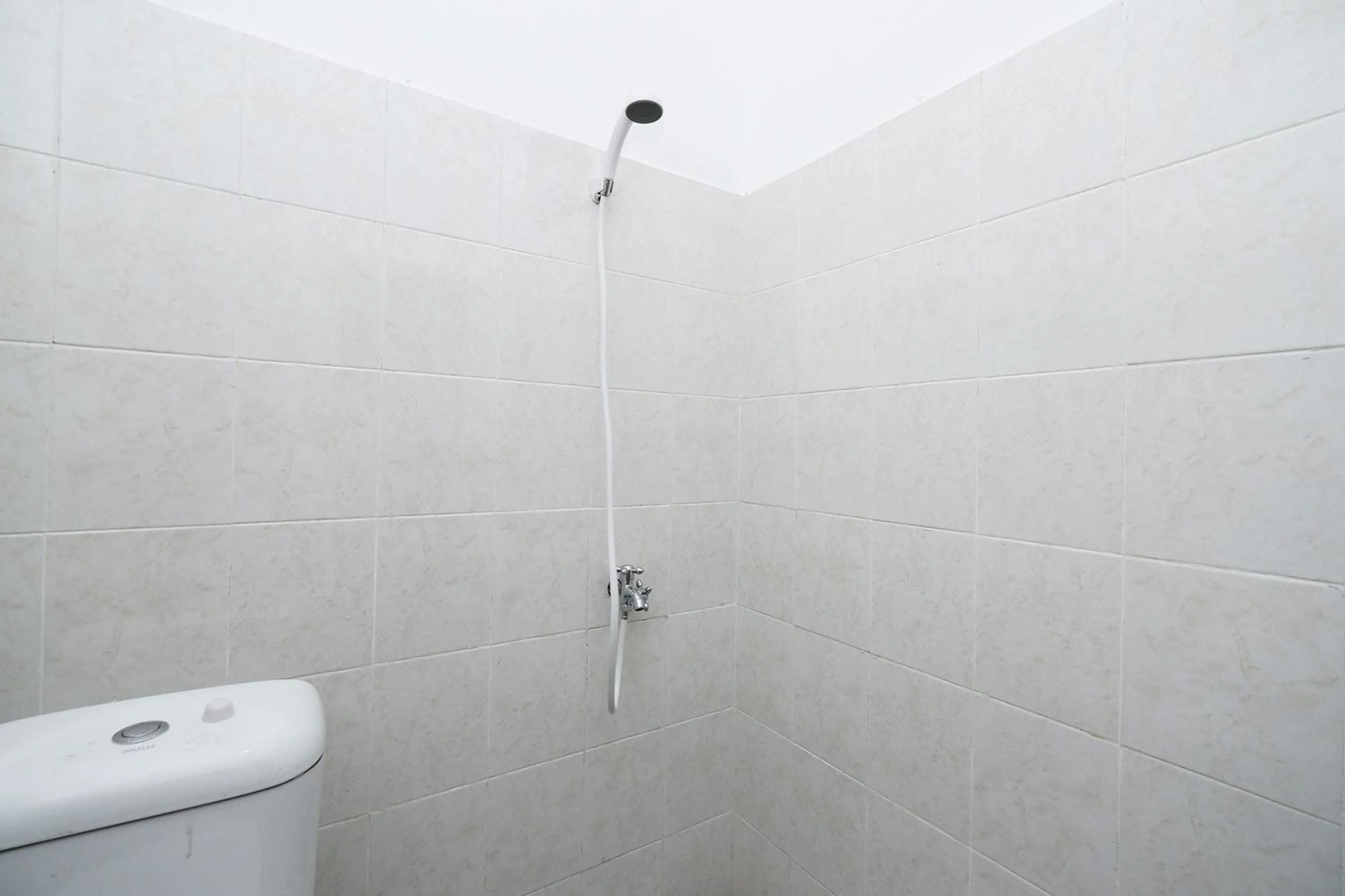 Bathroom in OYO Life 1942 Asia Residence Syariah