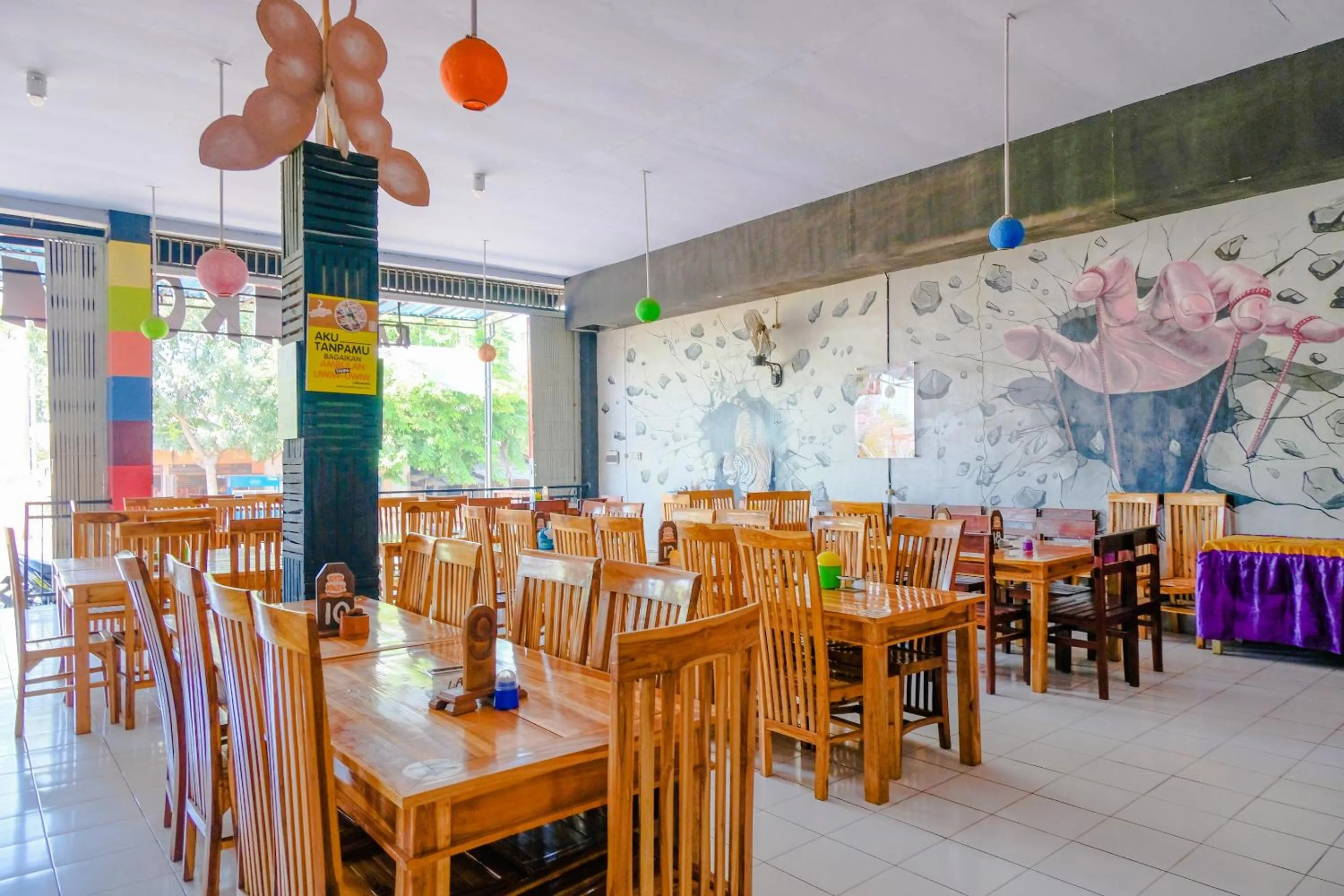 Lobby or reception in Hotel O sembagus Family