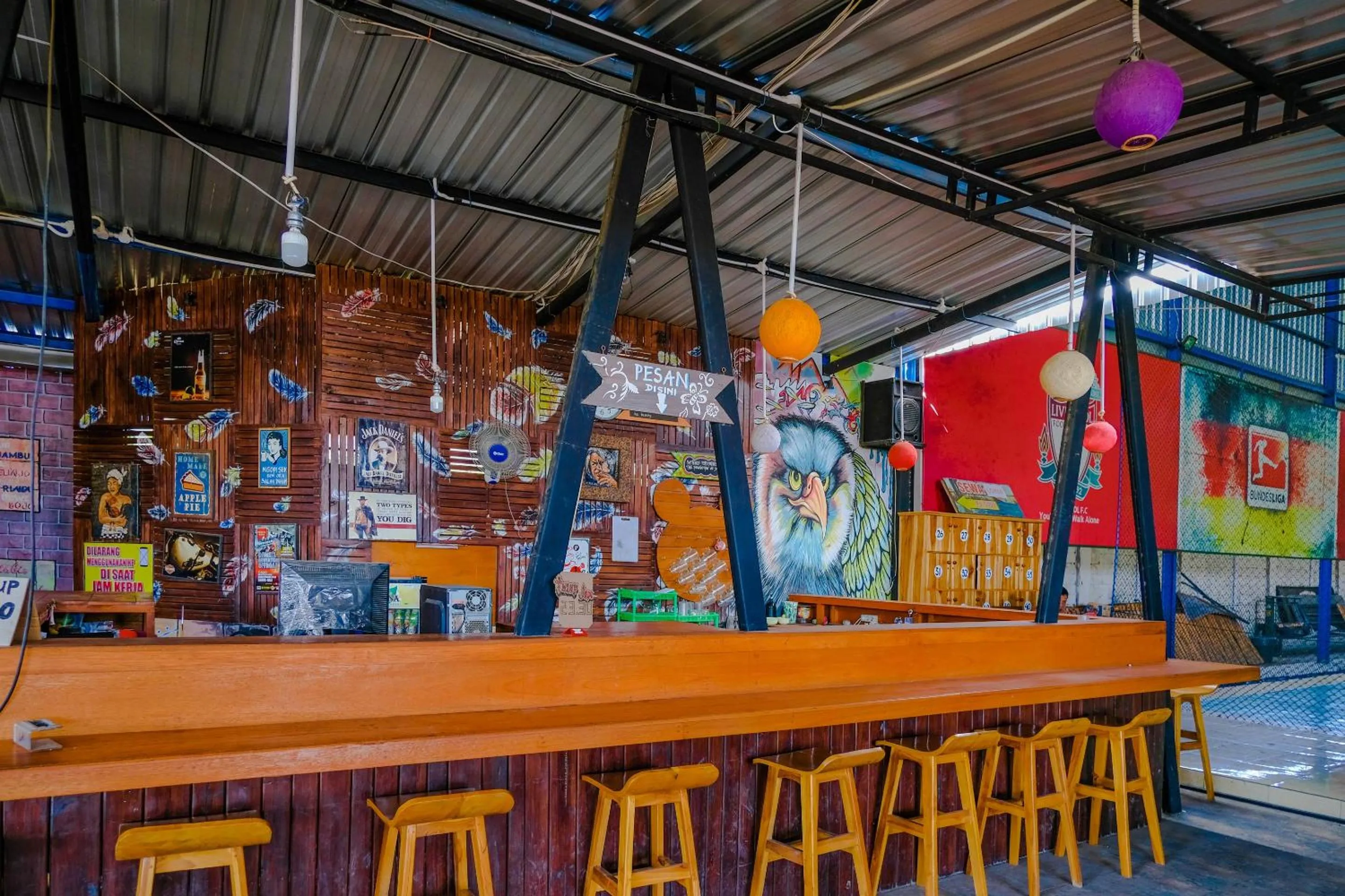 Restaurant/places to eat in Hotel O sembagus Family